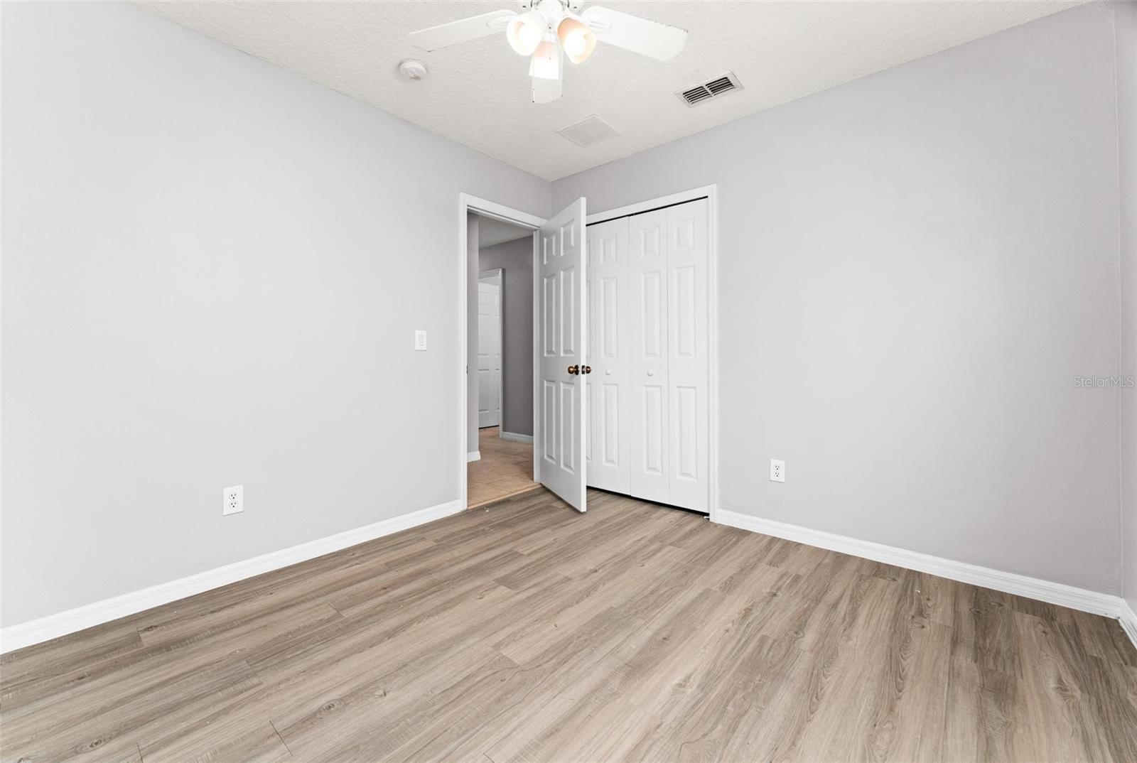 Image 30 of 43 For 5201 Walnut Ridge Drive