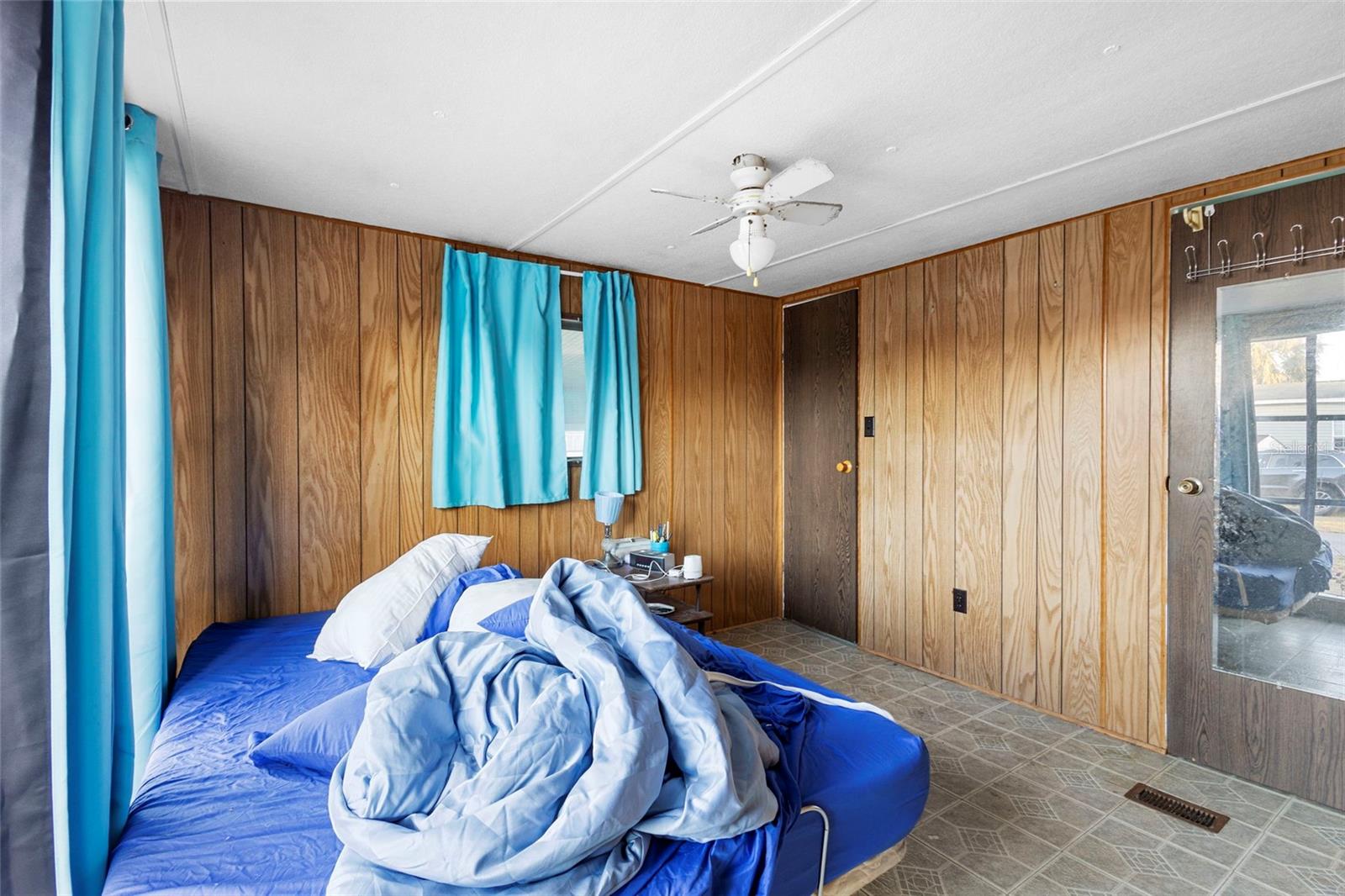 Image 19 of 24 For 1910 Enterprise Ave 13