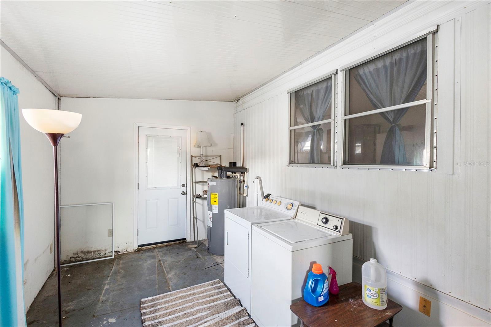 Image 23 of 24 For 1910 Enterprise Ave 13