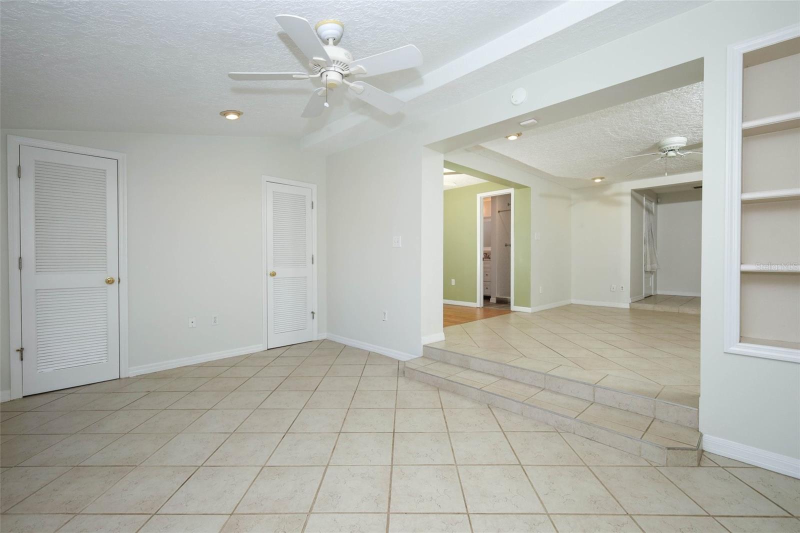 Image 30 of 47 For 819 Canovia Avenue