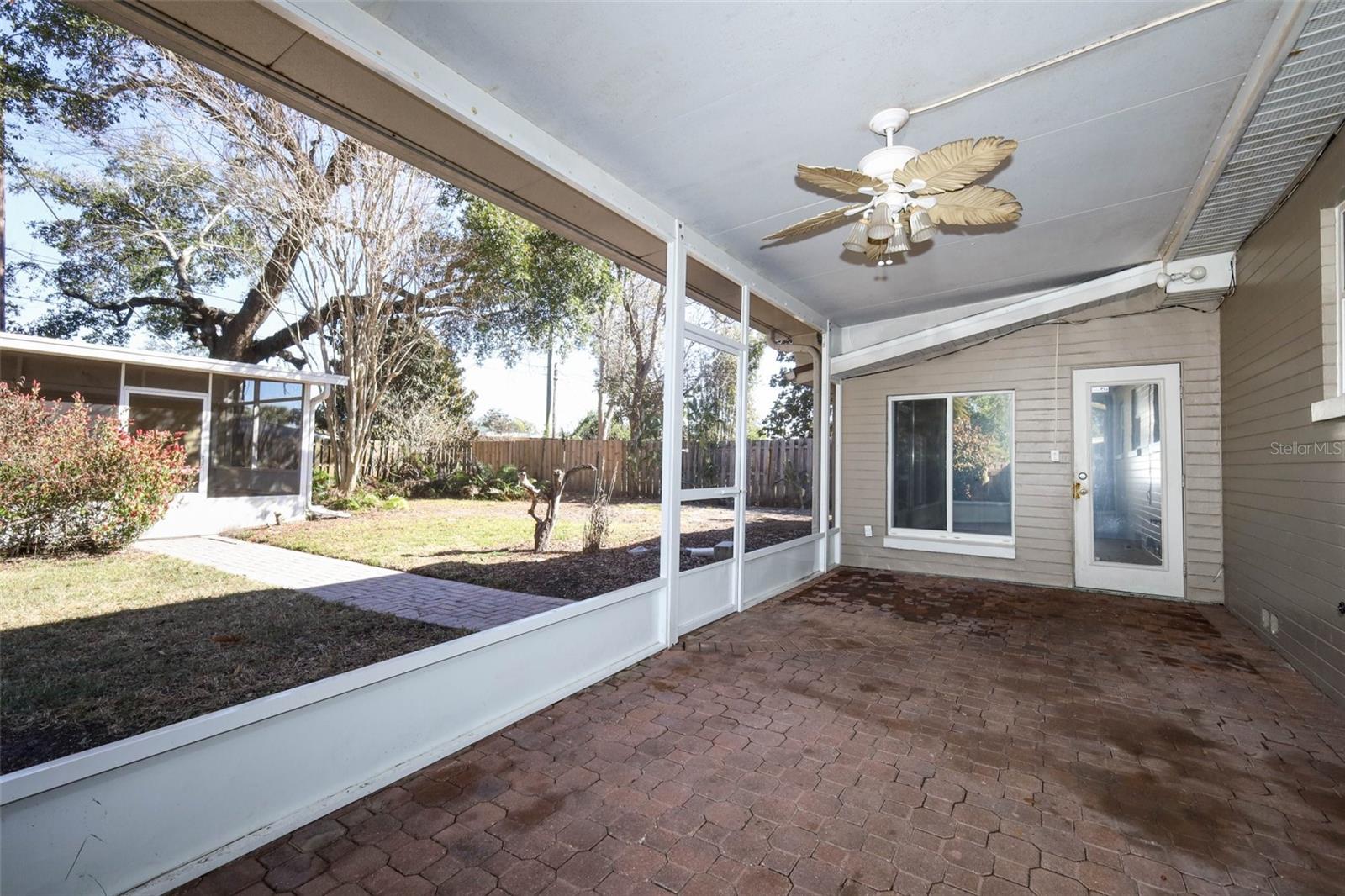 Image 35 of 47 For 819 Canovia Avenue