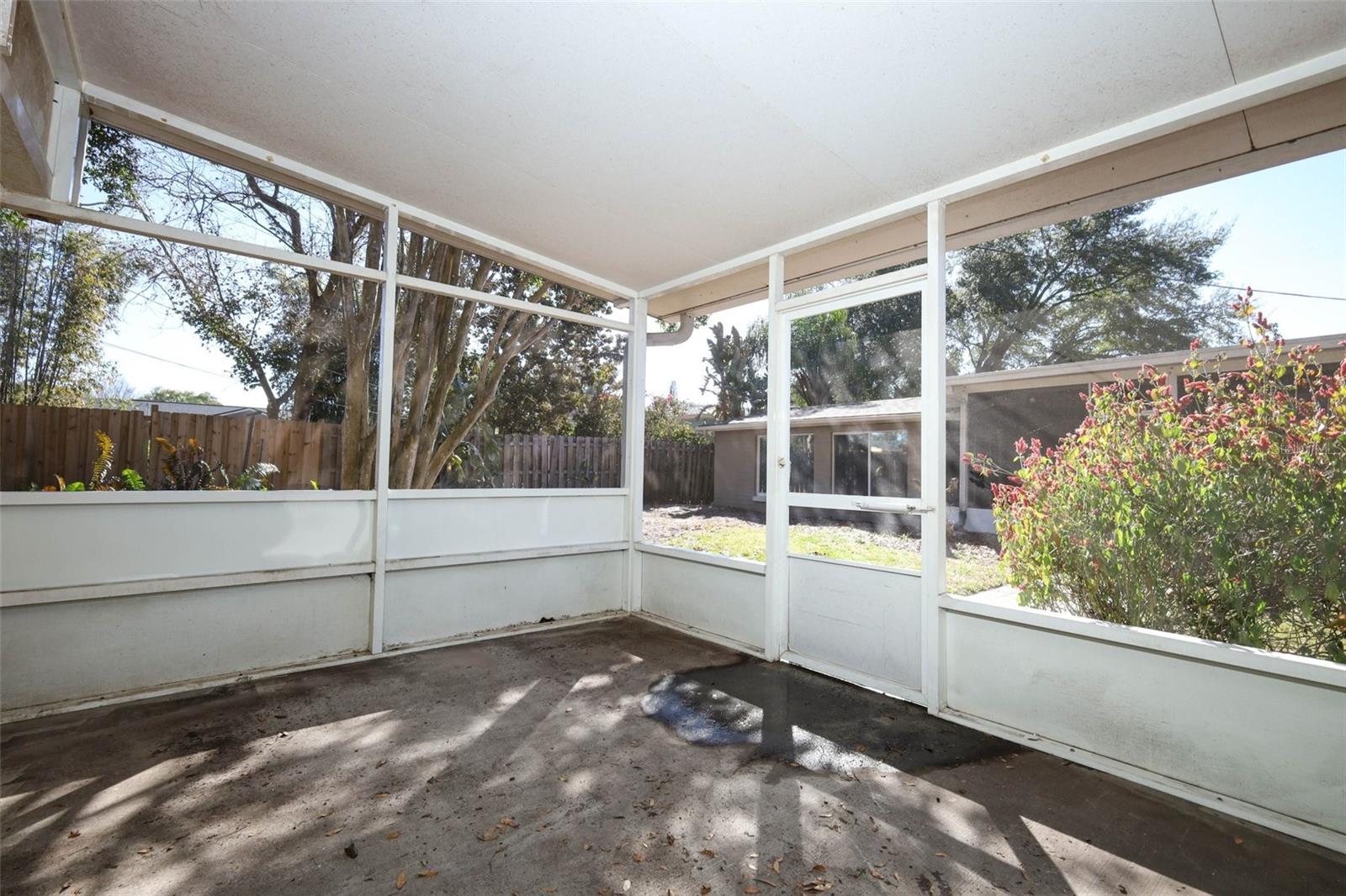 Image 38 of 47 For 819 Canovia Avenue