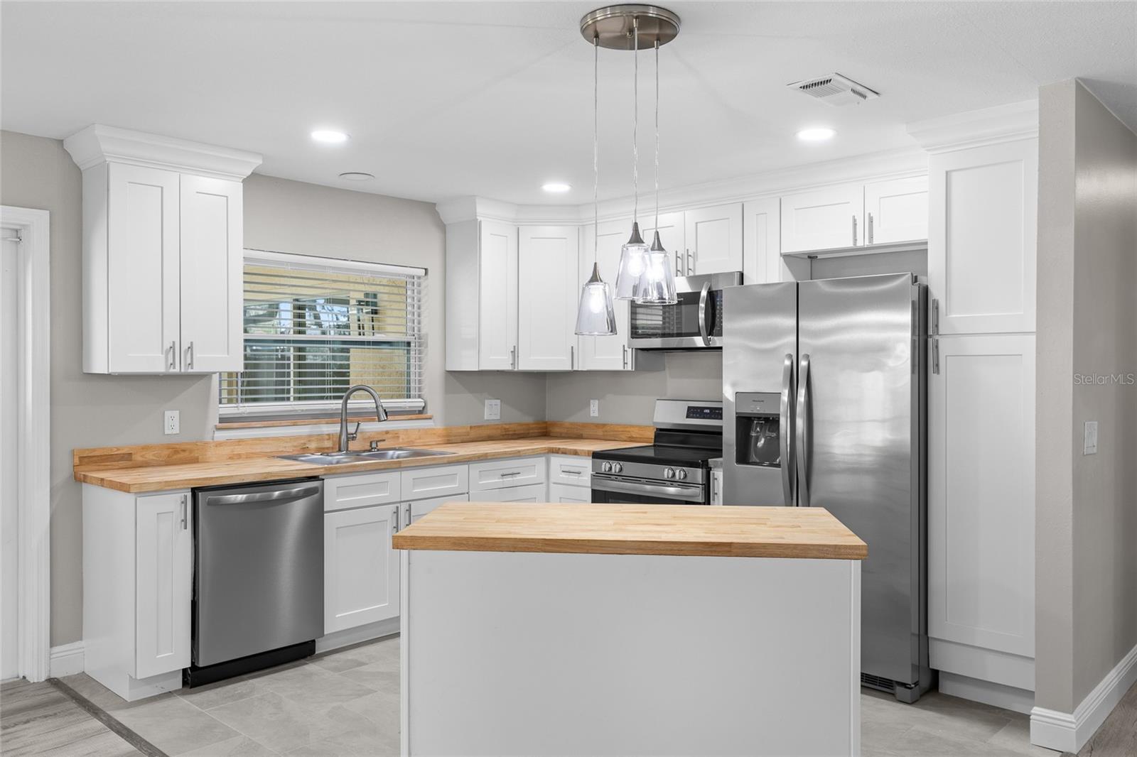 Image 17 of 48 For 6649 Pampus Drive