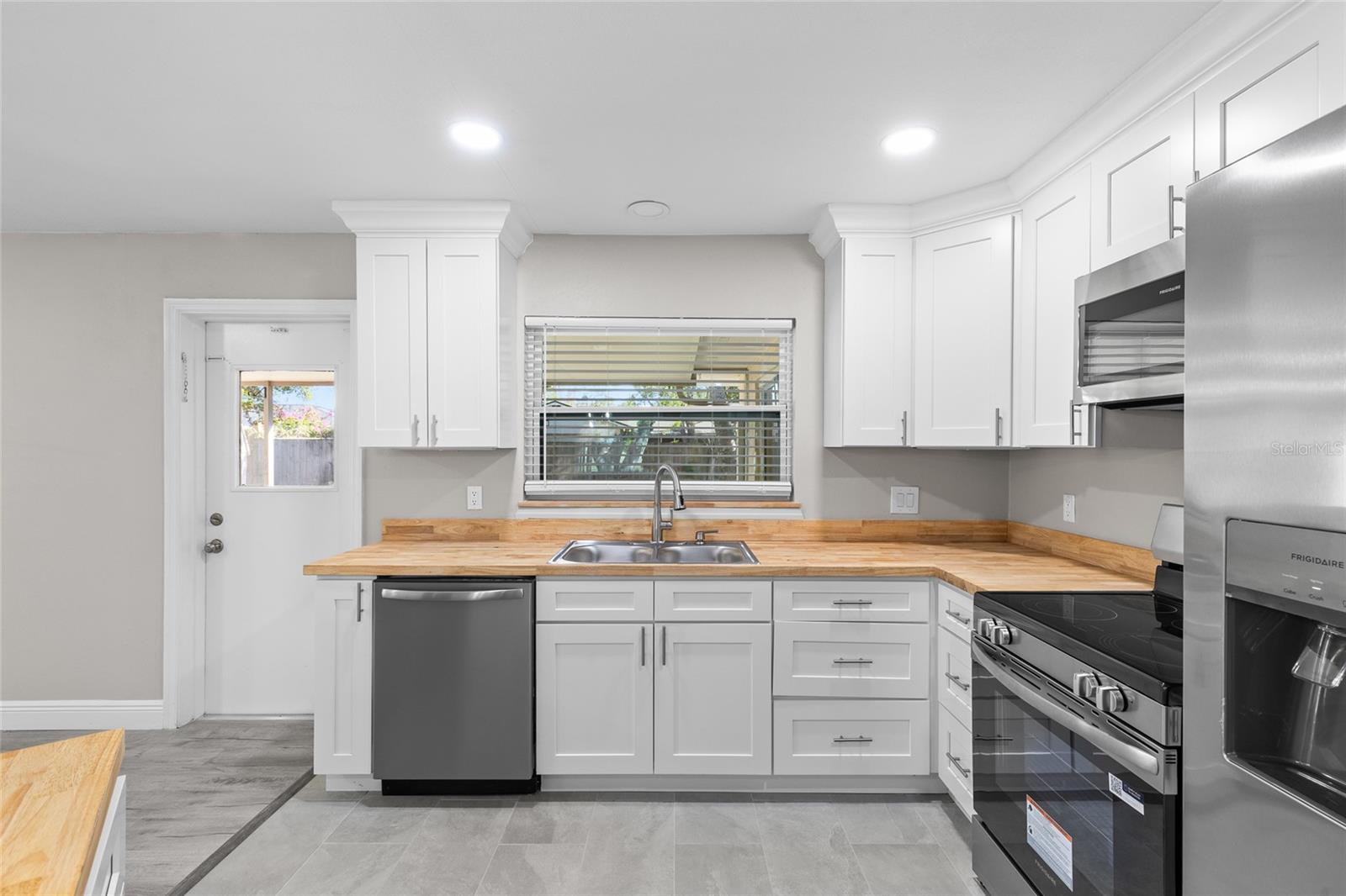 Image 20 of 48 For 6649 Pampus Drive