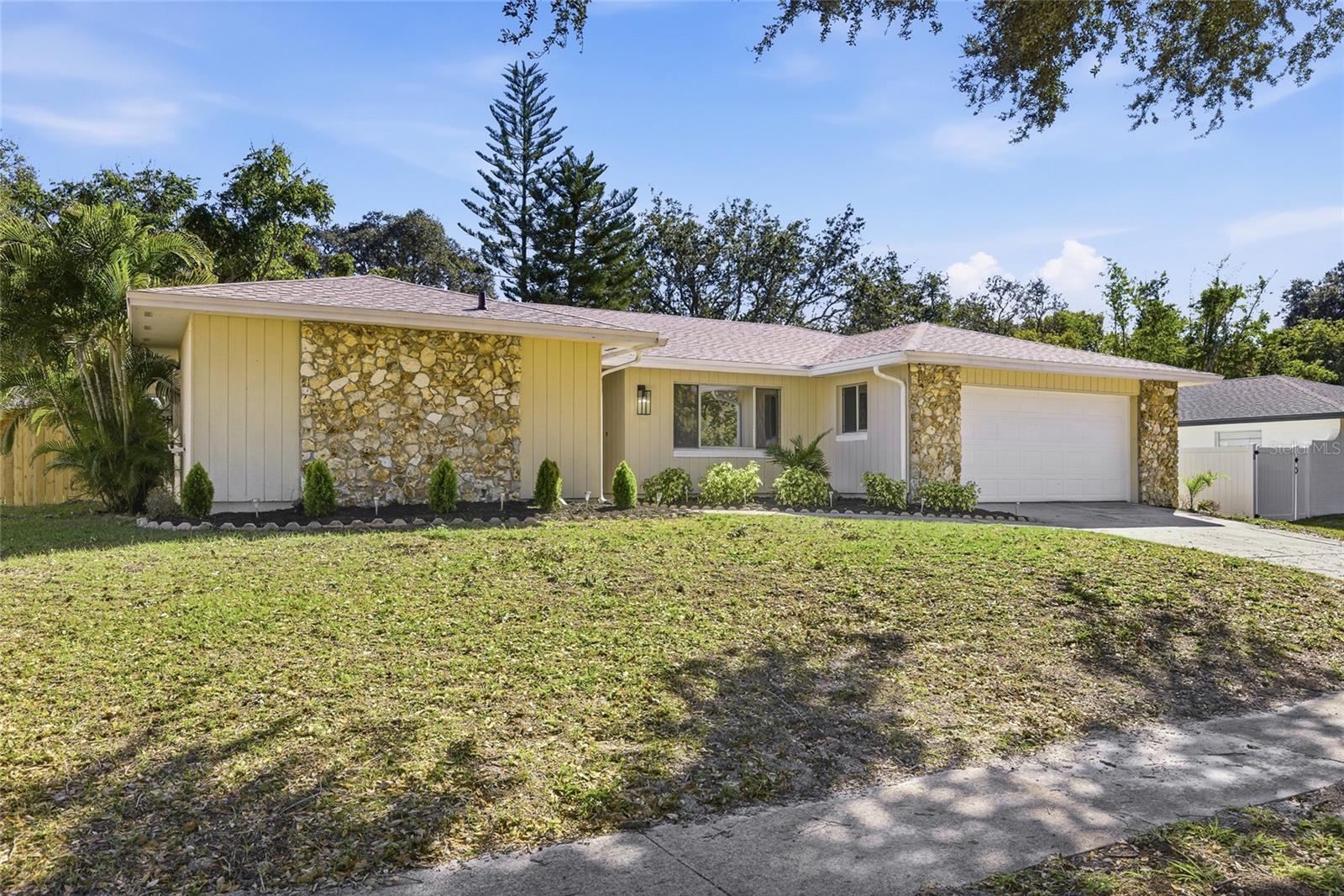 Image 4 of 48 For 6649 Pampus Drive