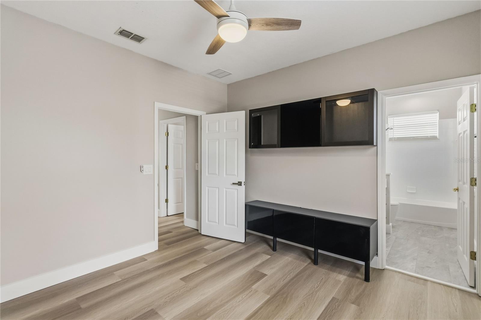 Image 40 of 54 For 13858 Caywood Pond Drive