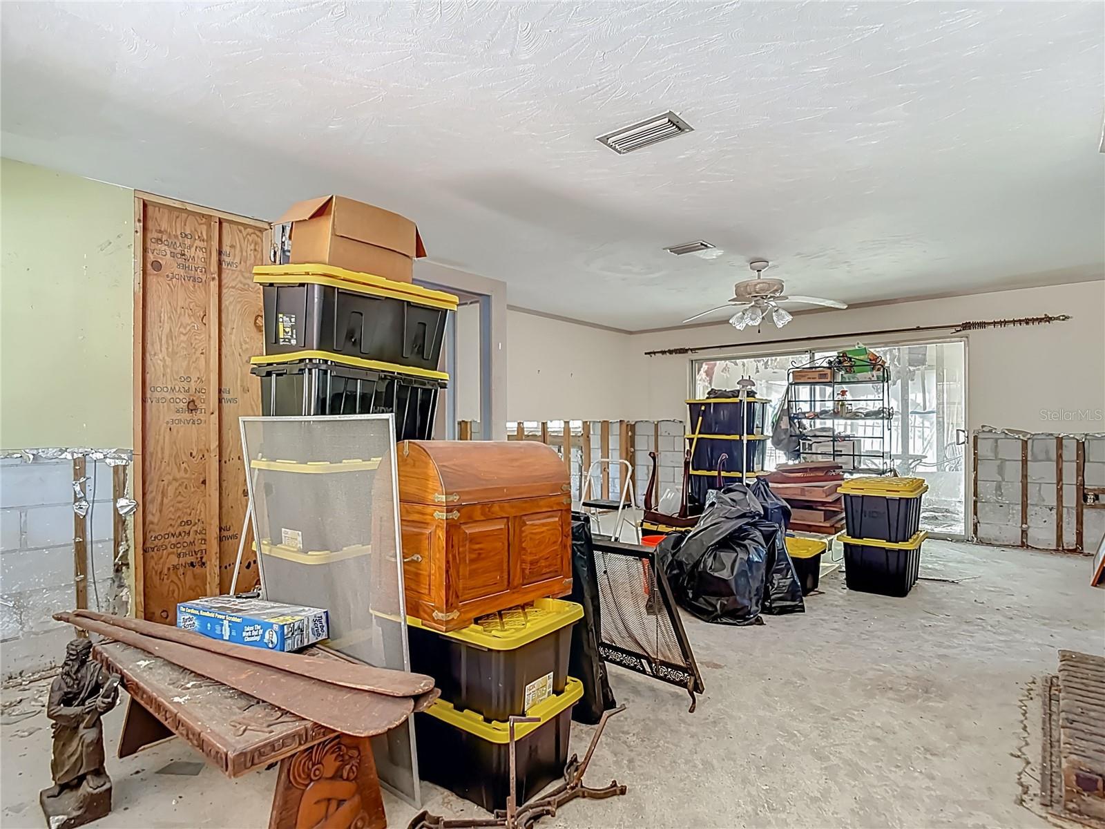 Listing photo id 16 for 3700 Dana Shores Drive