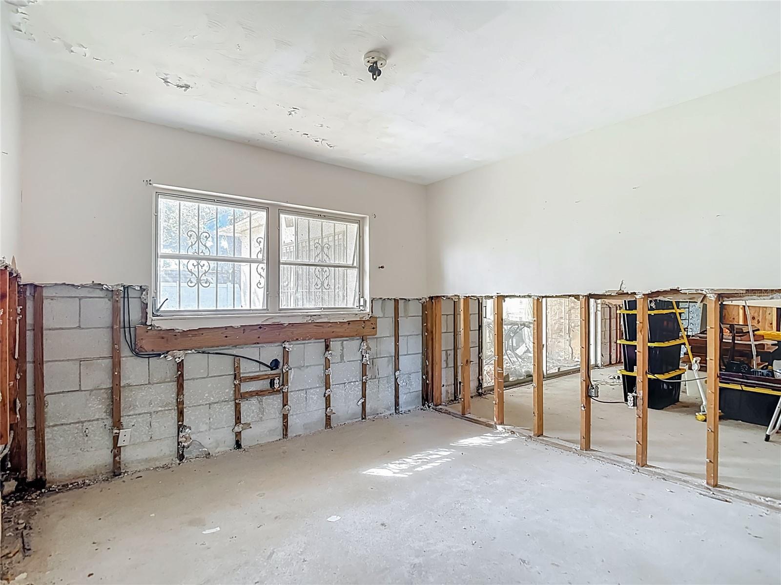 Listing photo id 25 for 3700 Dana Shores Drive