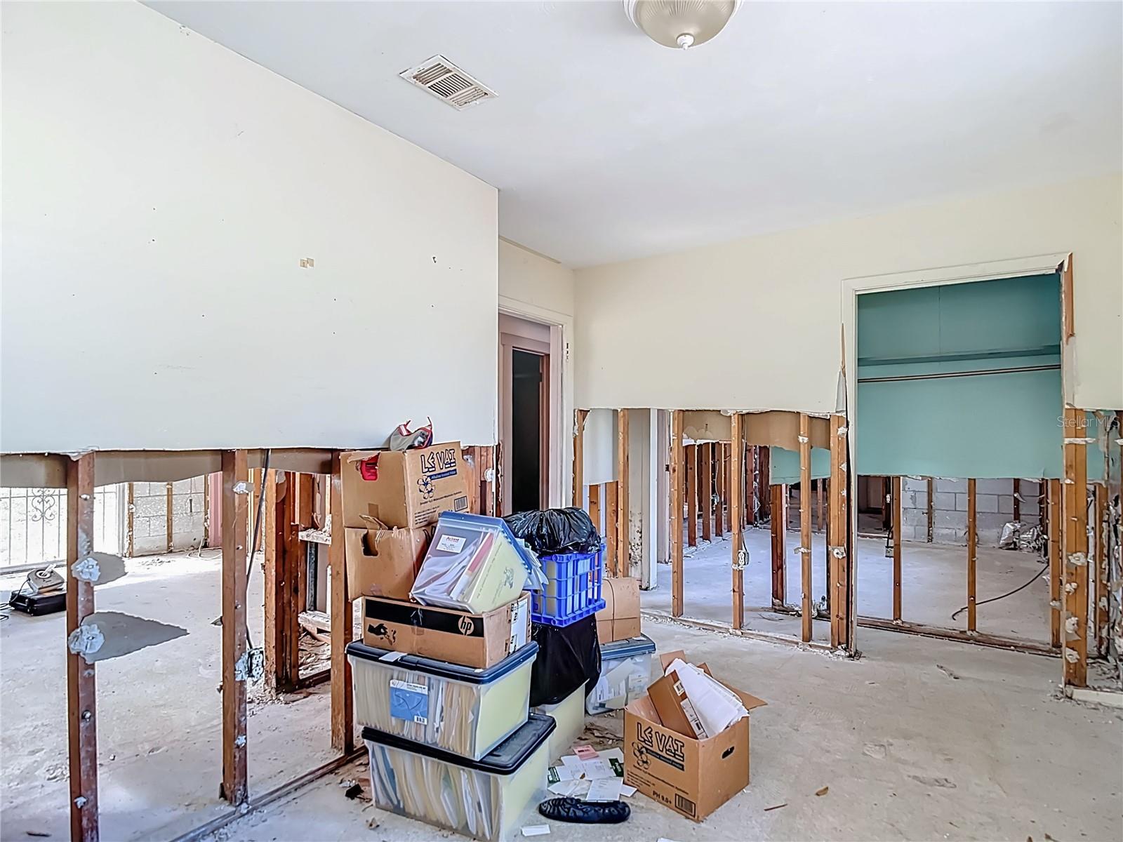 Listing photo id 35 for 3700 Dana Shores Drive