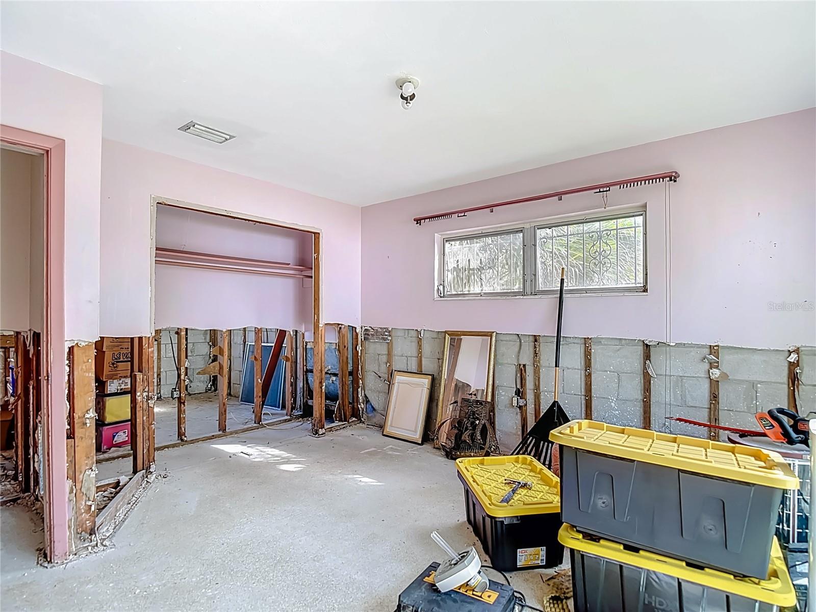 Listing photo id 38 for 3700 Dana Shores Drive