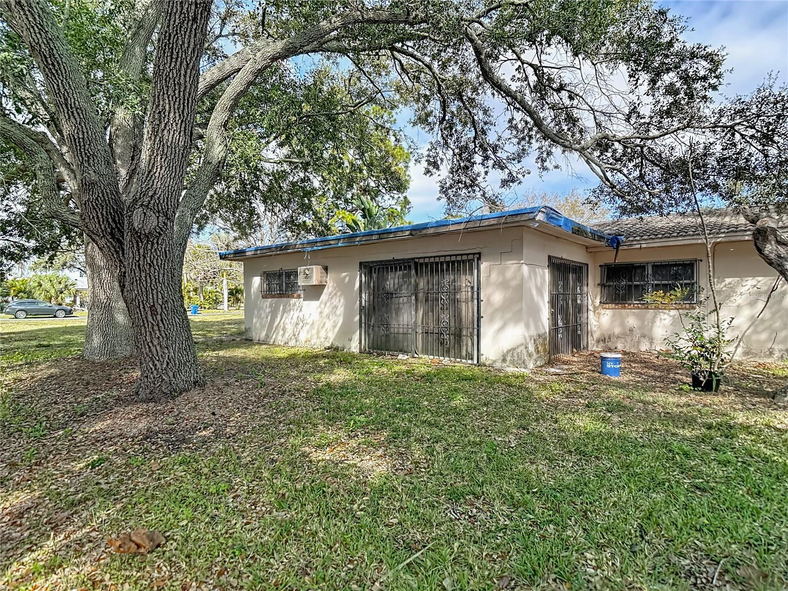 Listing photo id 7 for 3700 Dana Shores Drive