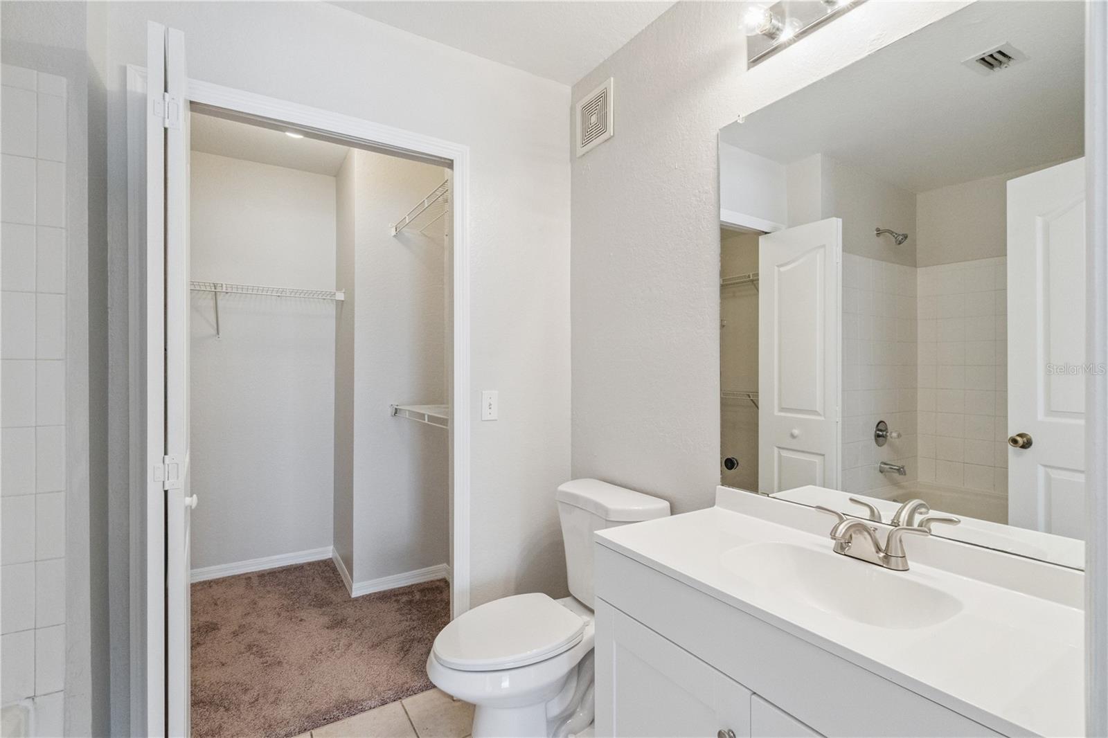 Image 15 of 36 For 2837 Shadow View Circle 2837