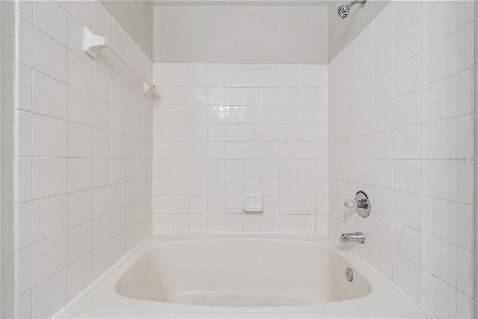 Image 16 of 36 For 2837 Shadow View Circle 2837