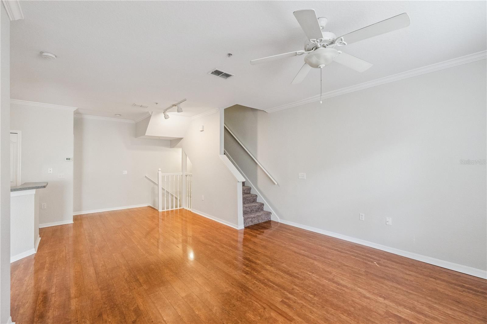 Image 5 of 36 For 2837 Shadow View Circle 2837