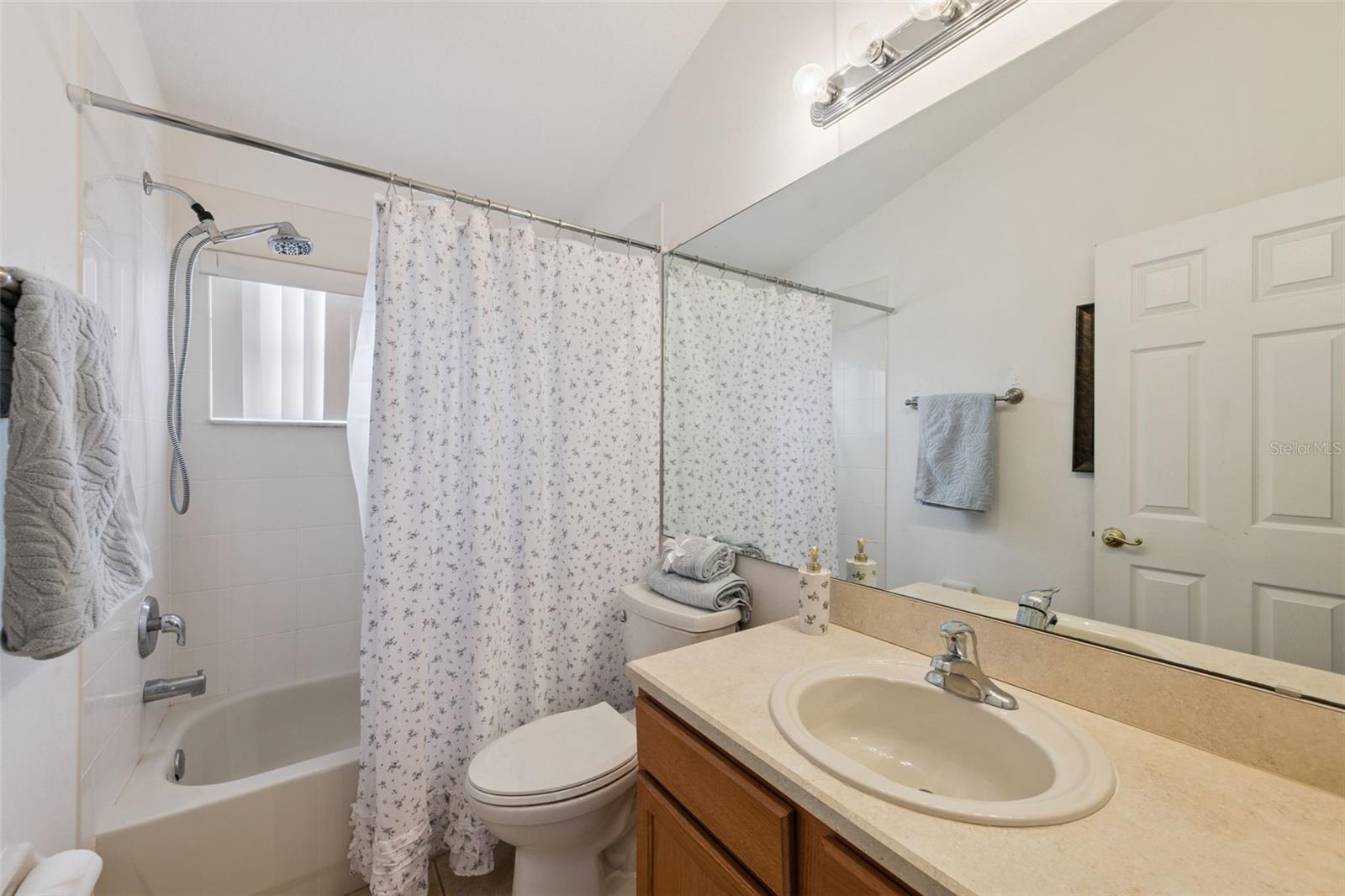 Image 17 of 47 For 158 Hypolita Avenue