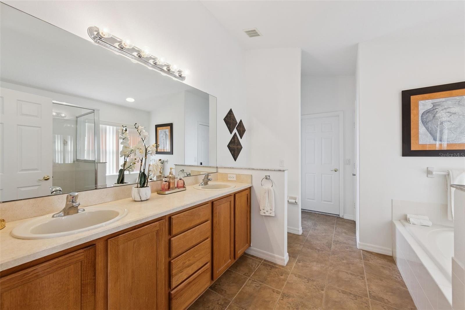 Image 27 of 47 For 158 Hypolita Avenue