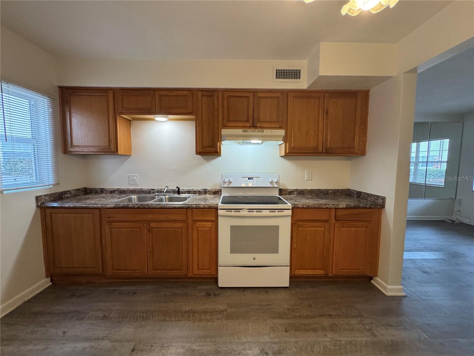 Image 10 of 24 For 210 Yale Street A