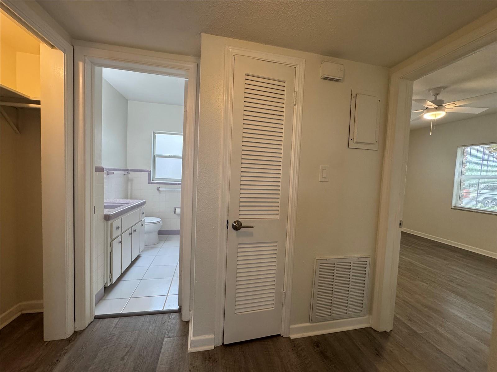 Image 12 of 24 For 210 Yale Street A