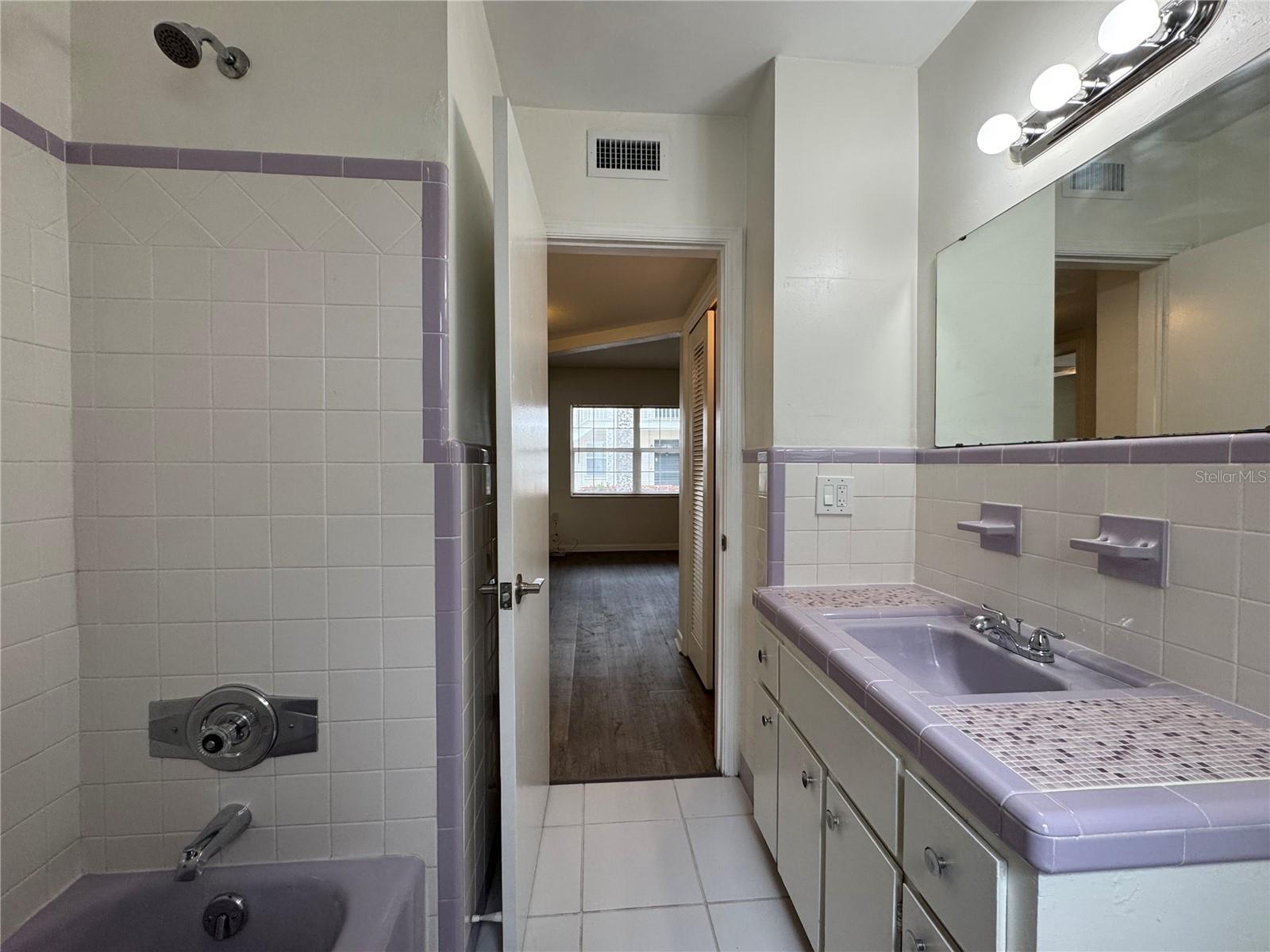 Image 15 of 24 For 210 Yale Street A