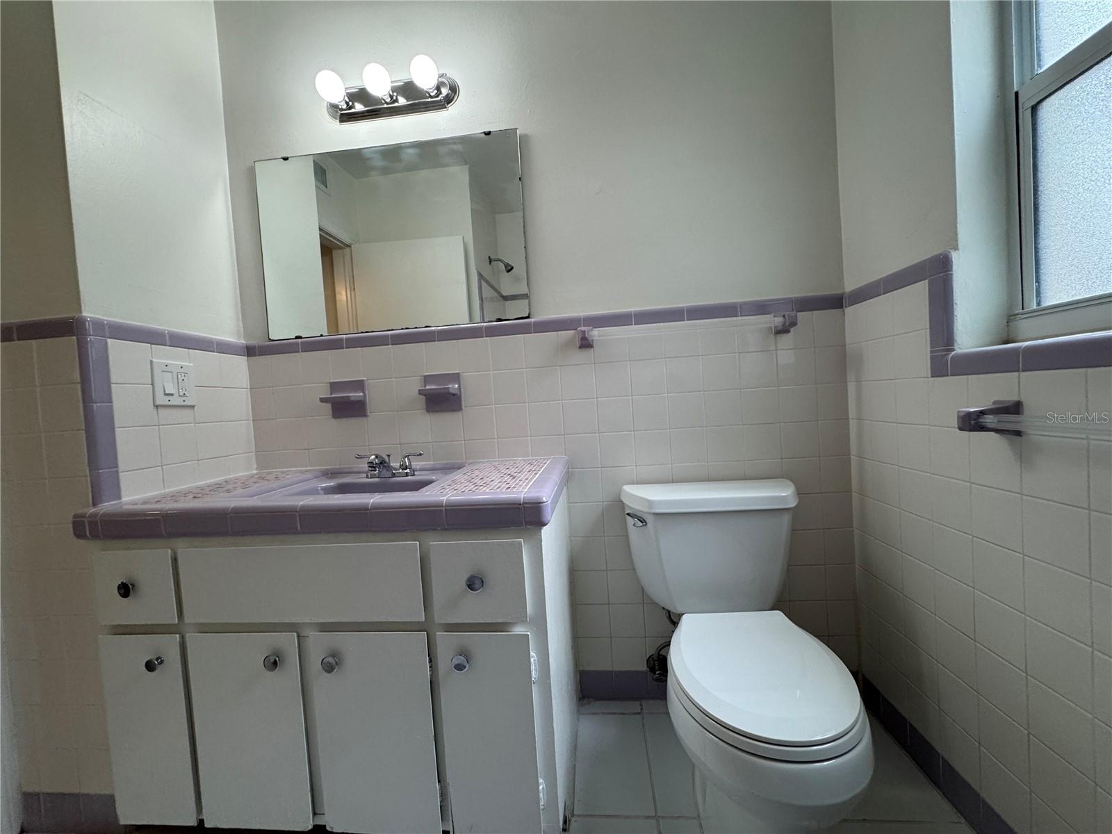 Image 17 of 24 For 210 Yale Street A