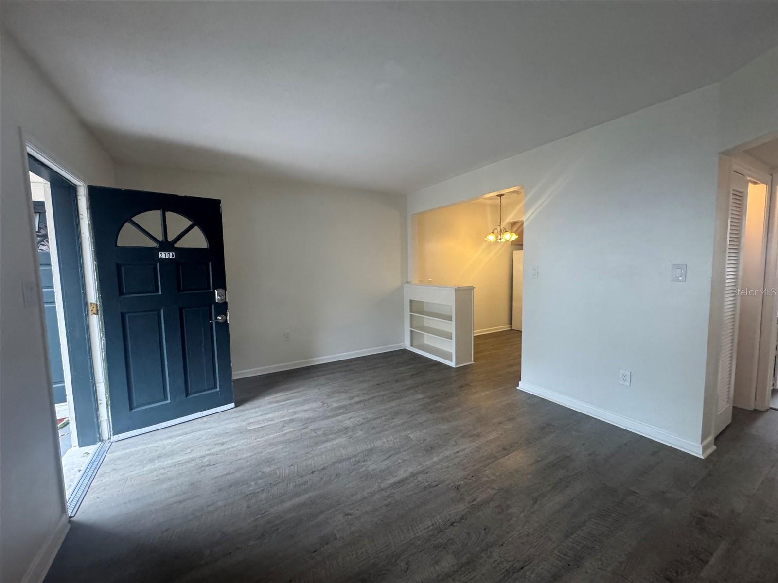 Image 6 of 24 For 210 Yale Street A