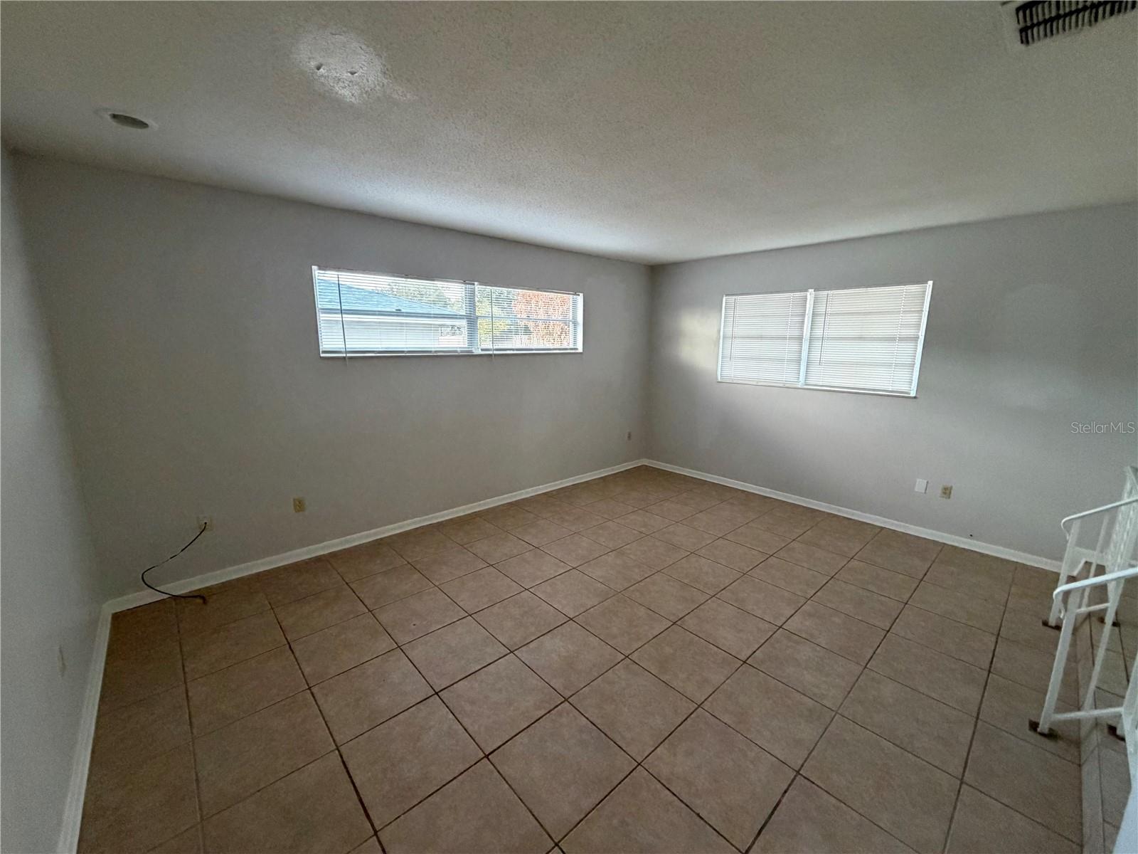 Image 10 of 28 For 621 Ashberry Lane