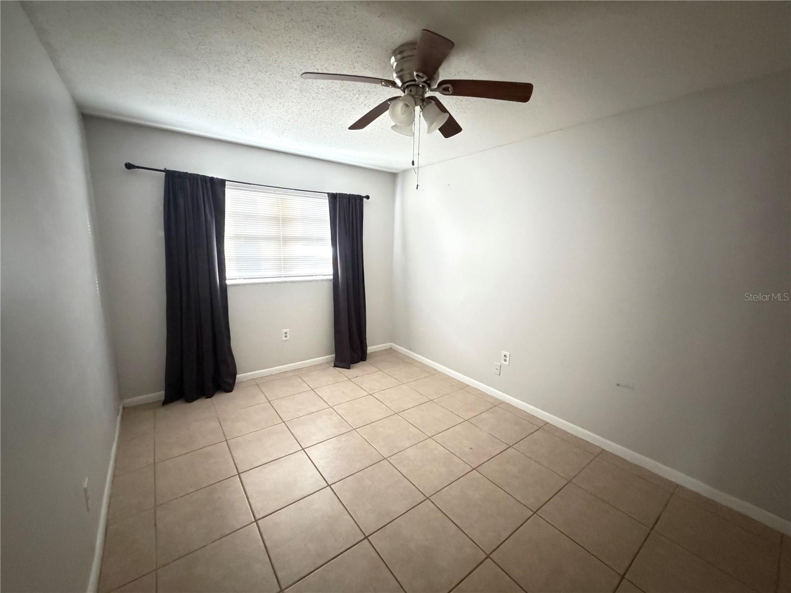 Image 7 of 28 For 621 Ashberry Lane