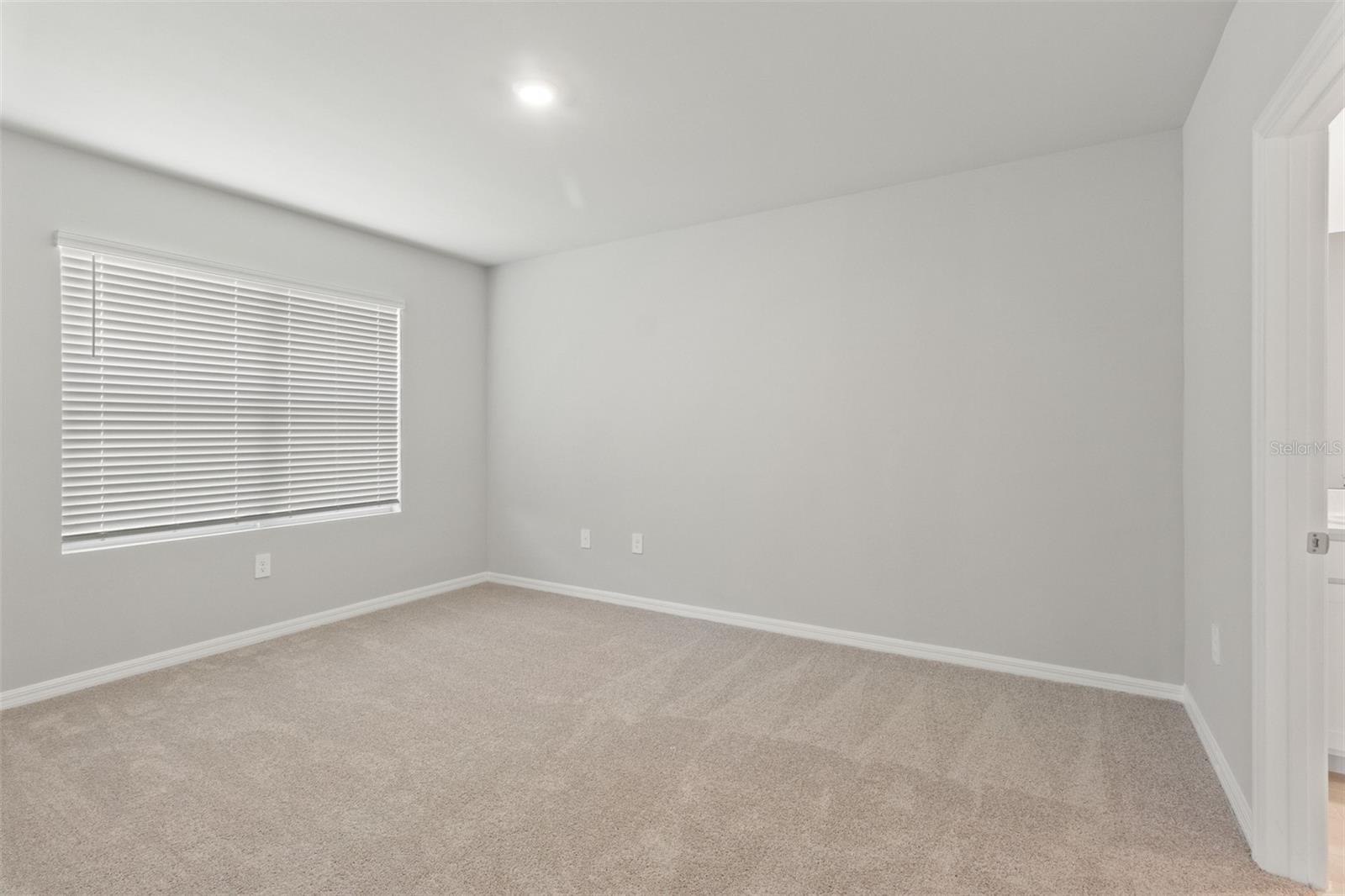 Image 12 of 27 For 16073 Hesta Misty Court