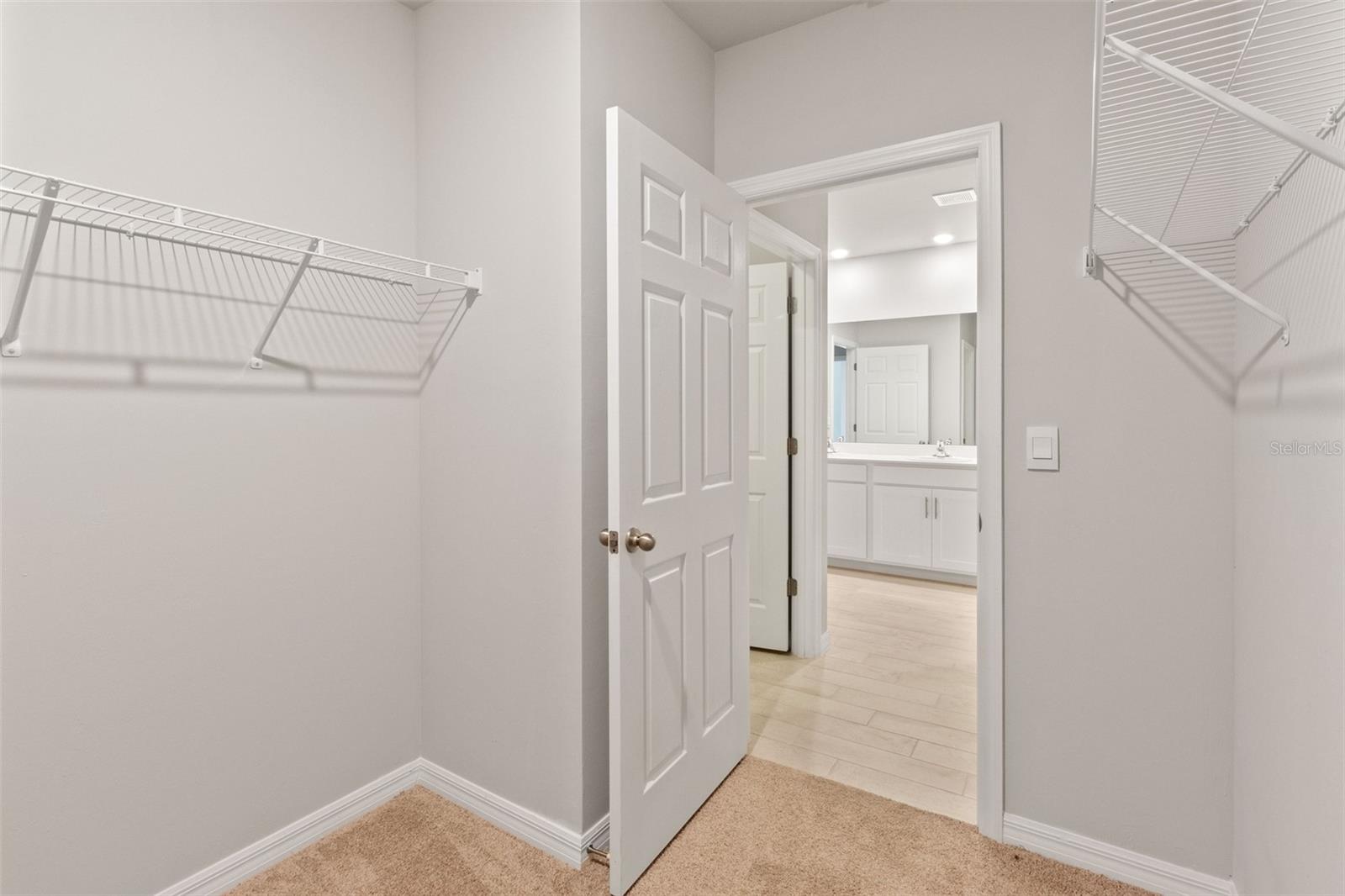 Image 16 of 27 For 16073 Hesta Misty Court