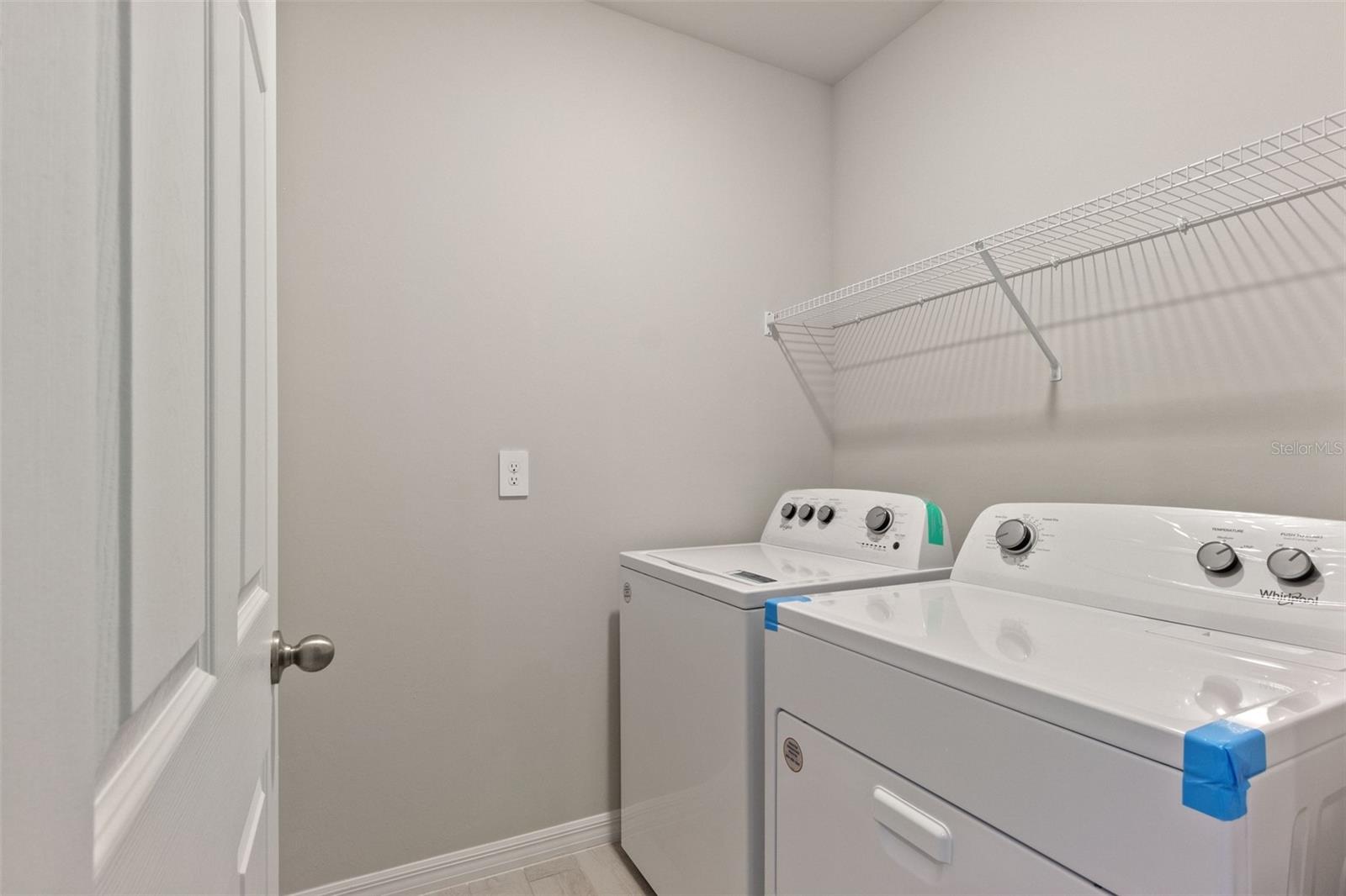 Image 22 of 27 For 16073 Hesta Misty Court