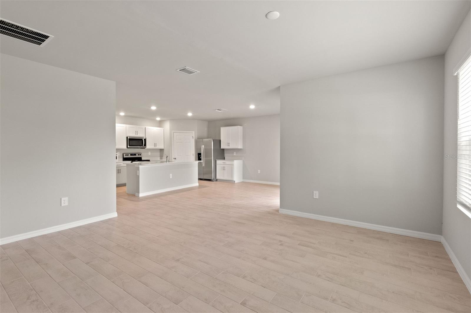 Image 8 of 27 For 16073 Hesta Misty Court