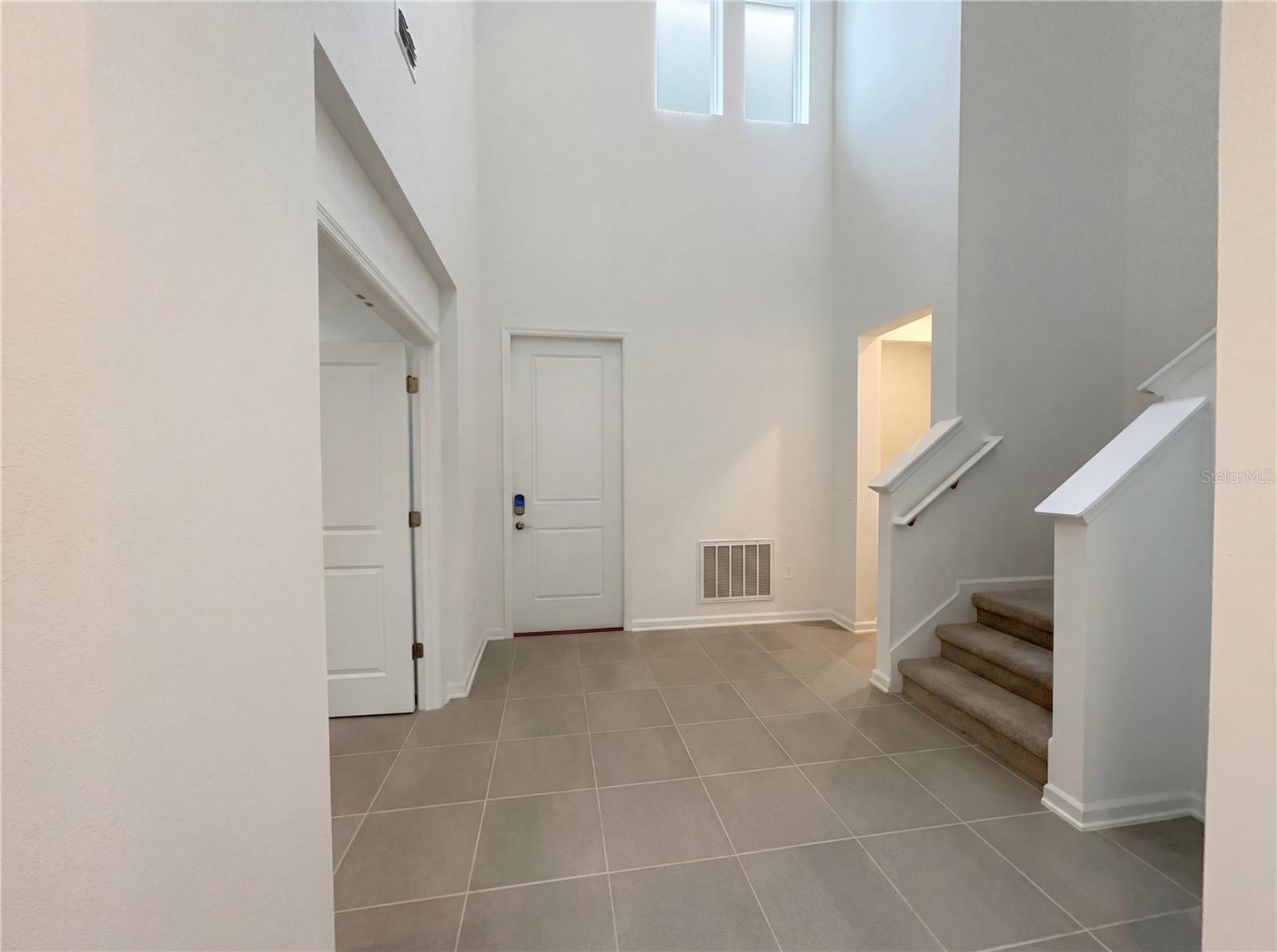 Image 11 of 23 For 709 Peroni Avenue