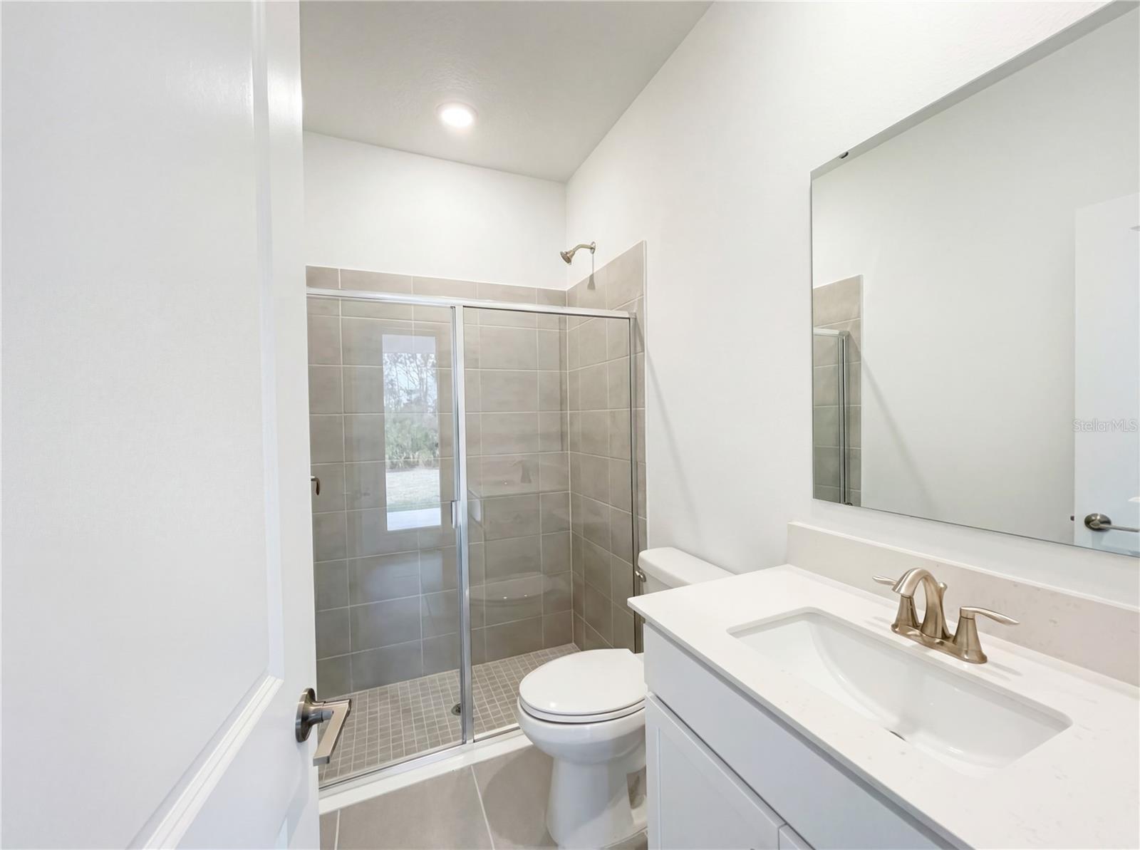 Image 14 of 23 For 709 Peroni Avenue