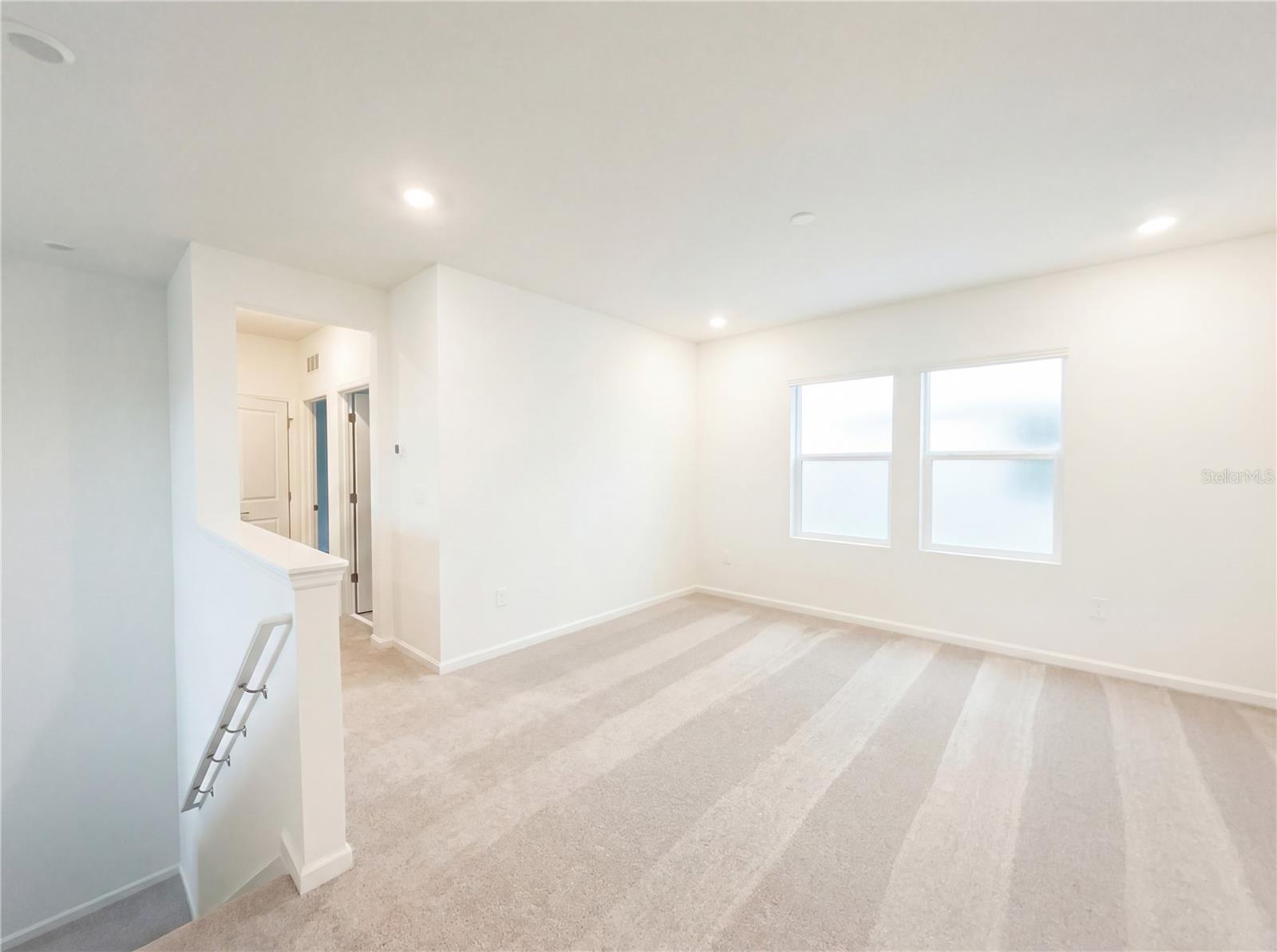 Image 17 of 23 For 709 Peroni Avenue