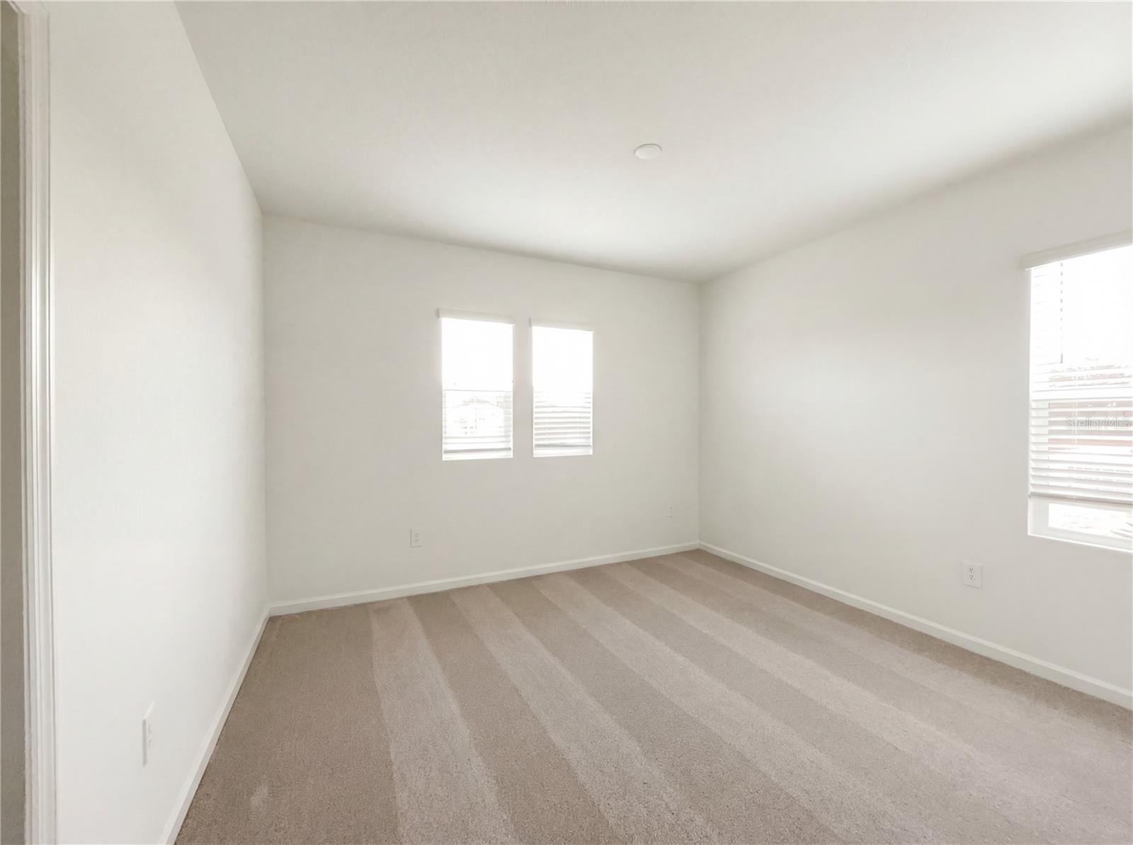 Image 18 of 23 For 709 Peroni Avenue