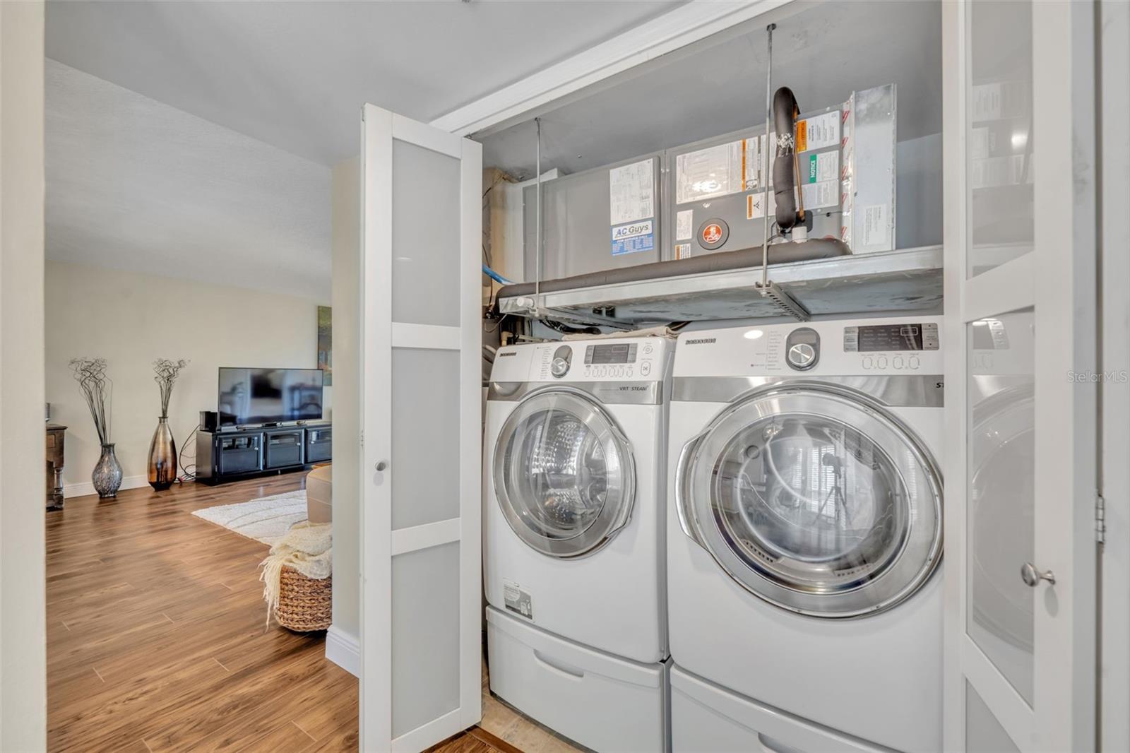 Image 13 of 31 For 204 Quayside Circle 504