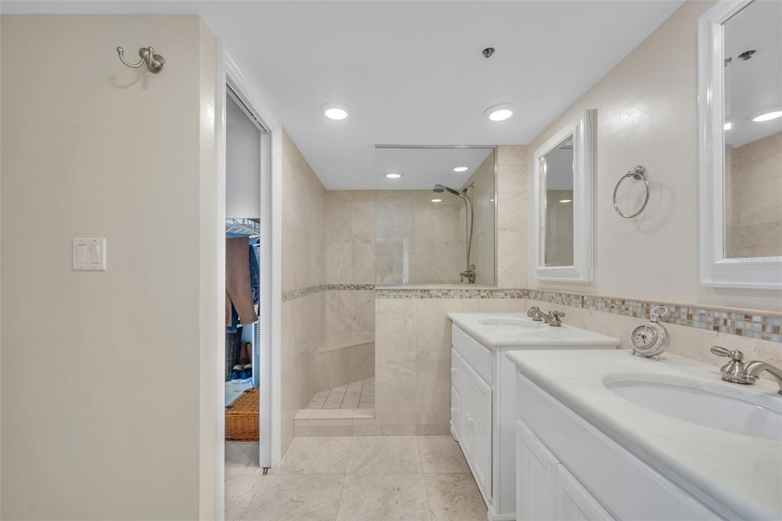 Image 17 of 31 For 204 Quayside Circle 504