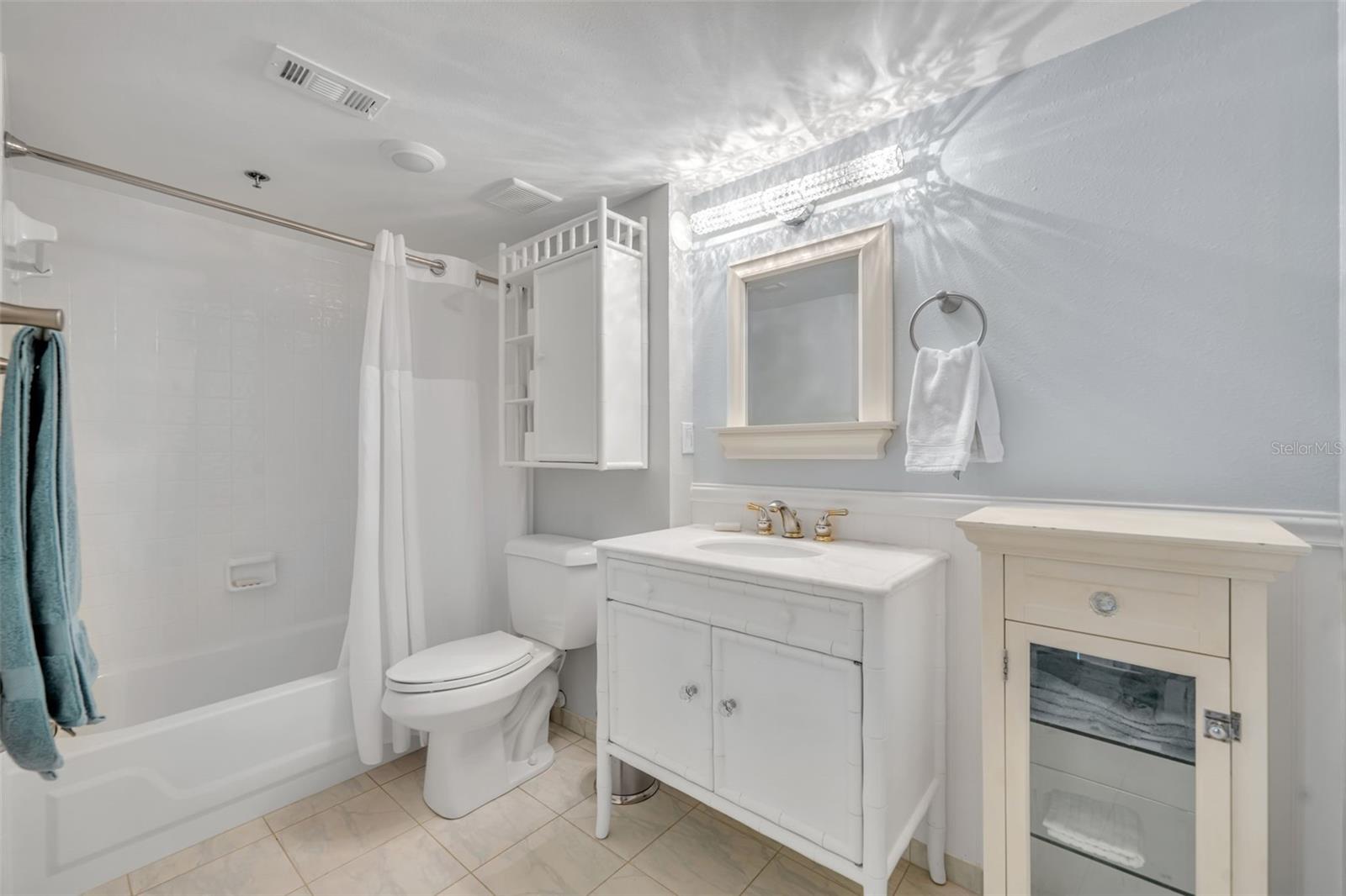 Image 20 of 31 For 204 Quayside Circle 504