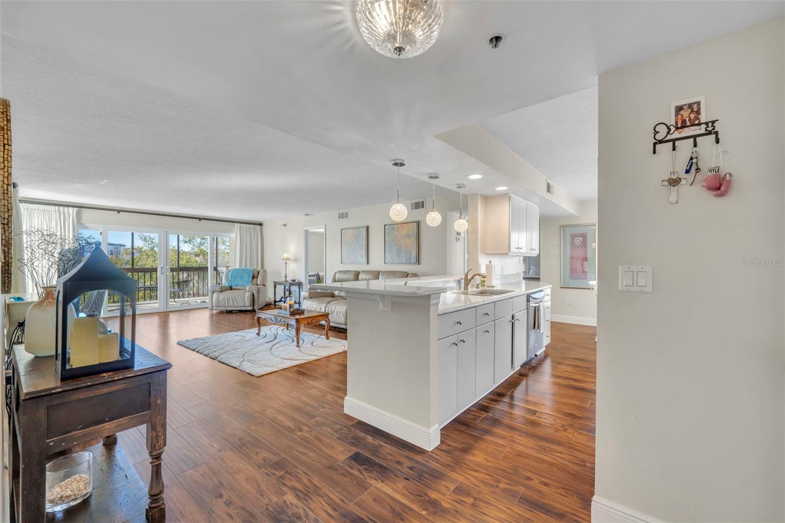 Image 3 of 31 For 204 Quayside Circle 504