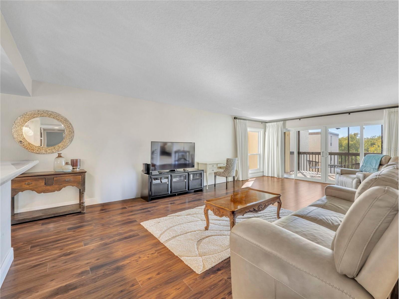 Image 5 of 31 For 204 Quayside Circle 504