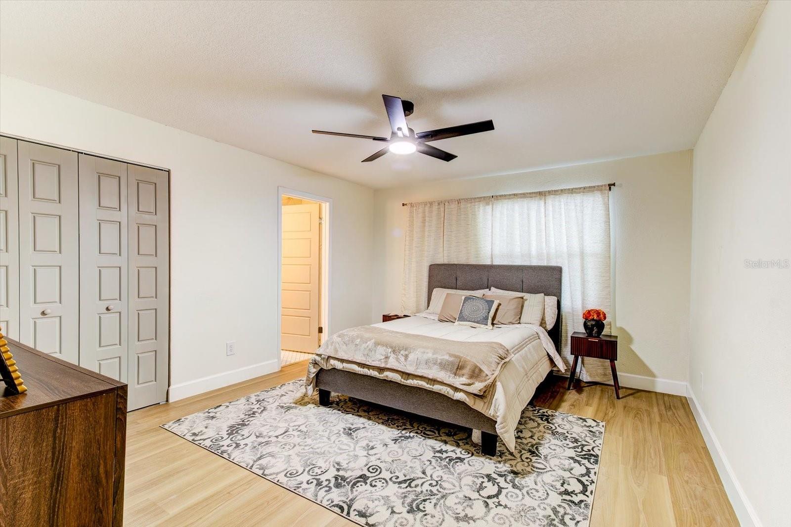 Image 14 of 28 For 20 Woodlands Circle