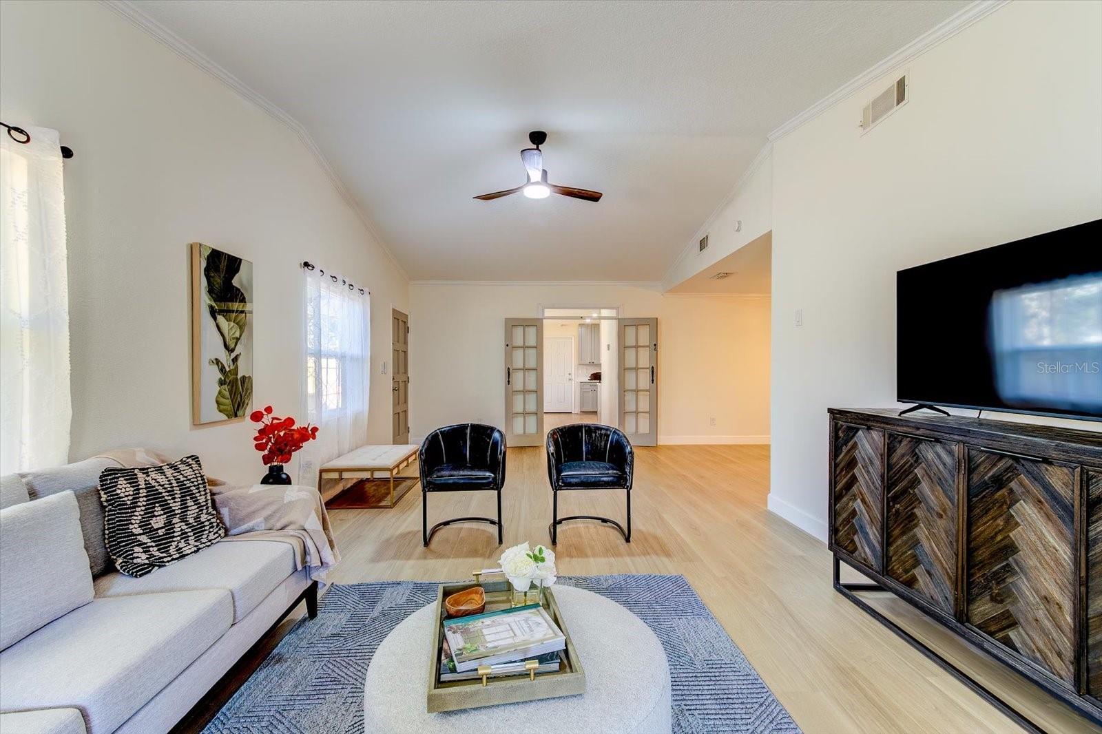 Image 2 of 28 For 20 Woodlands Circle