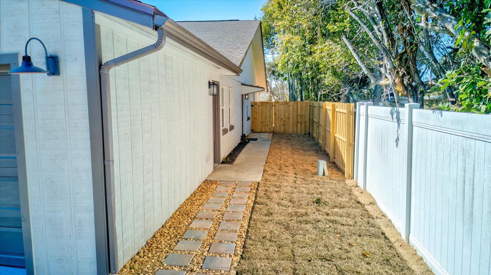 Image 24 of 28 For 20 Woodlands Circle