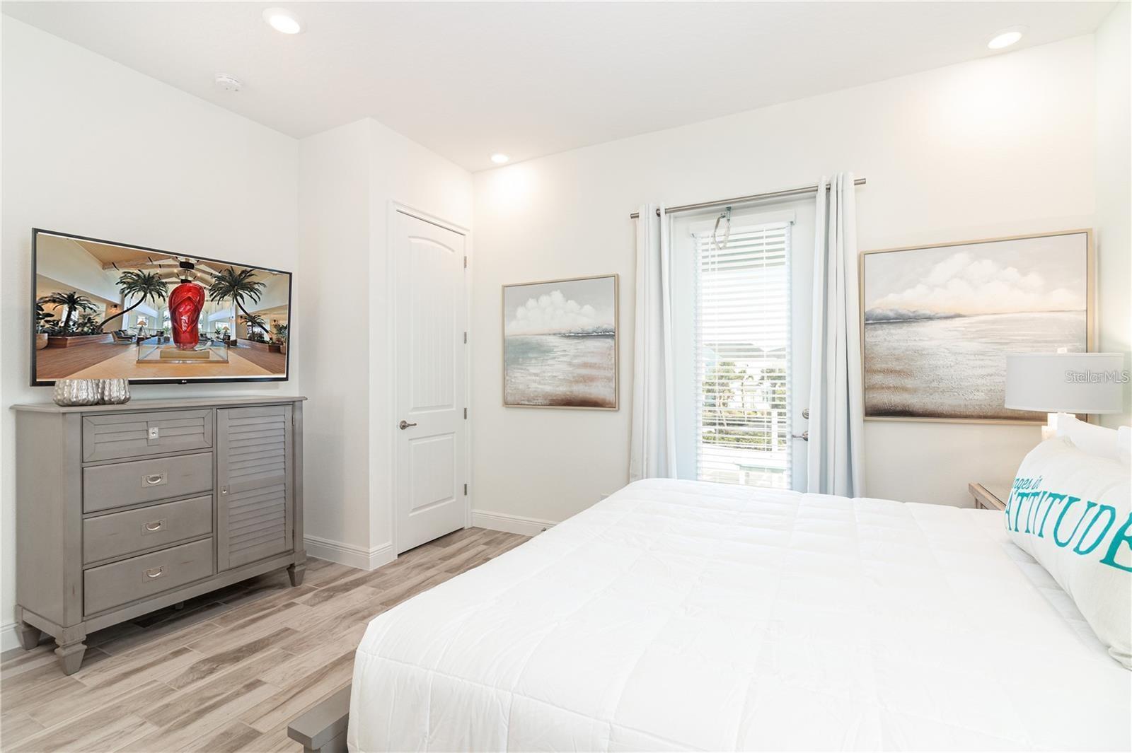 Image 14 of 22 For 8096 Knee Deep Road