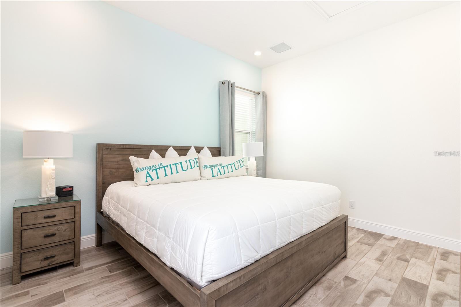 Image 16 of 22 For 8096 Knee Deep Road