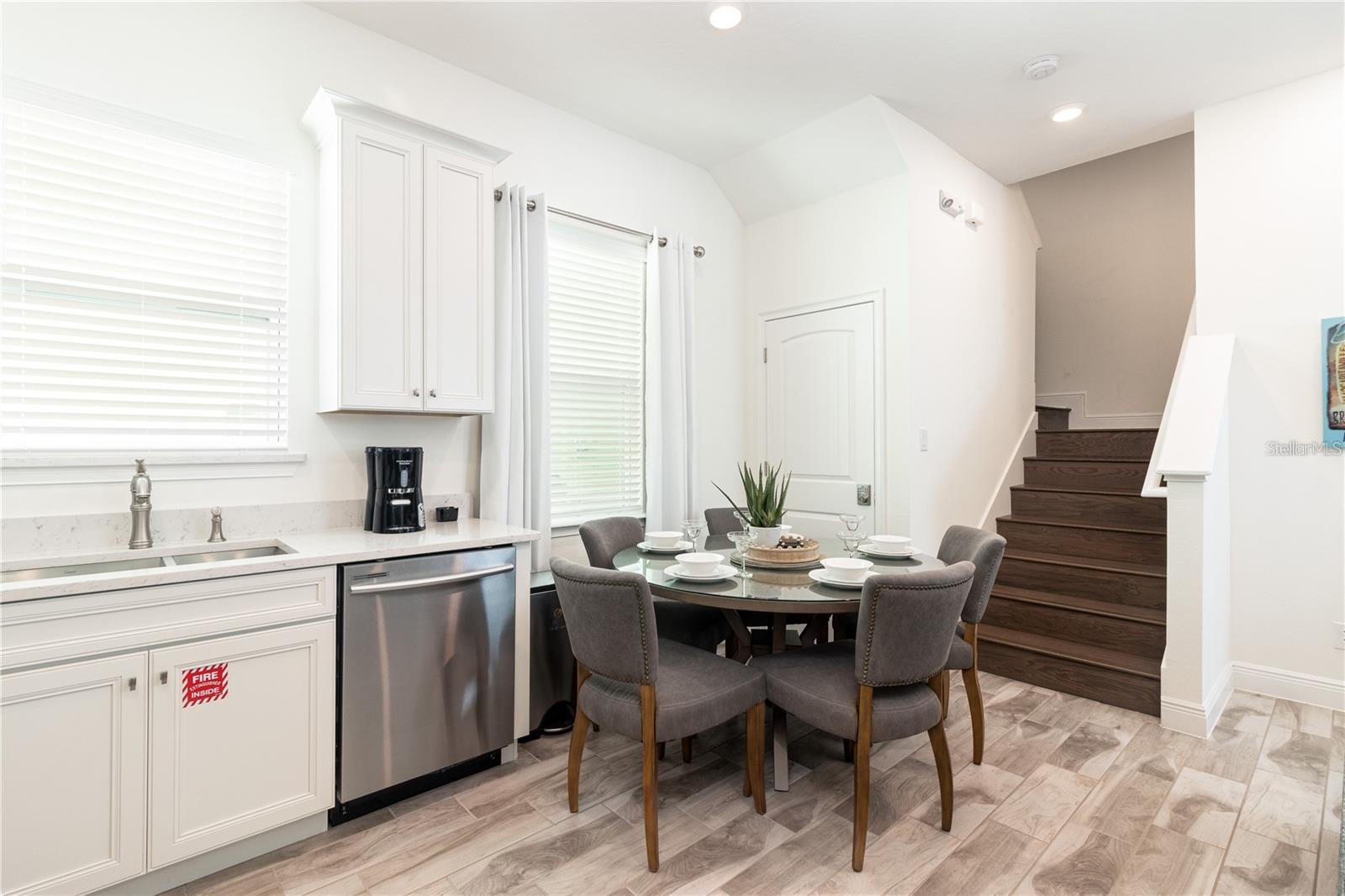 Image 9 of 22 For 8096 Knee Deep Road