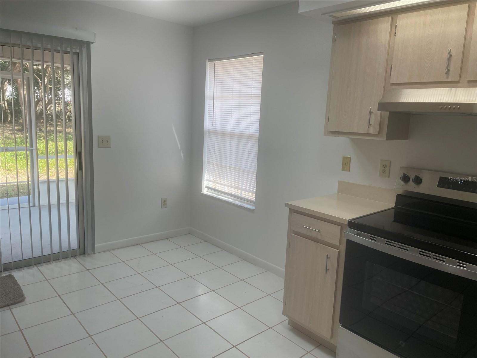 Image 10 of 25 For 208 Lucerne Drive