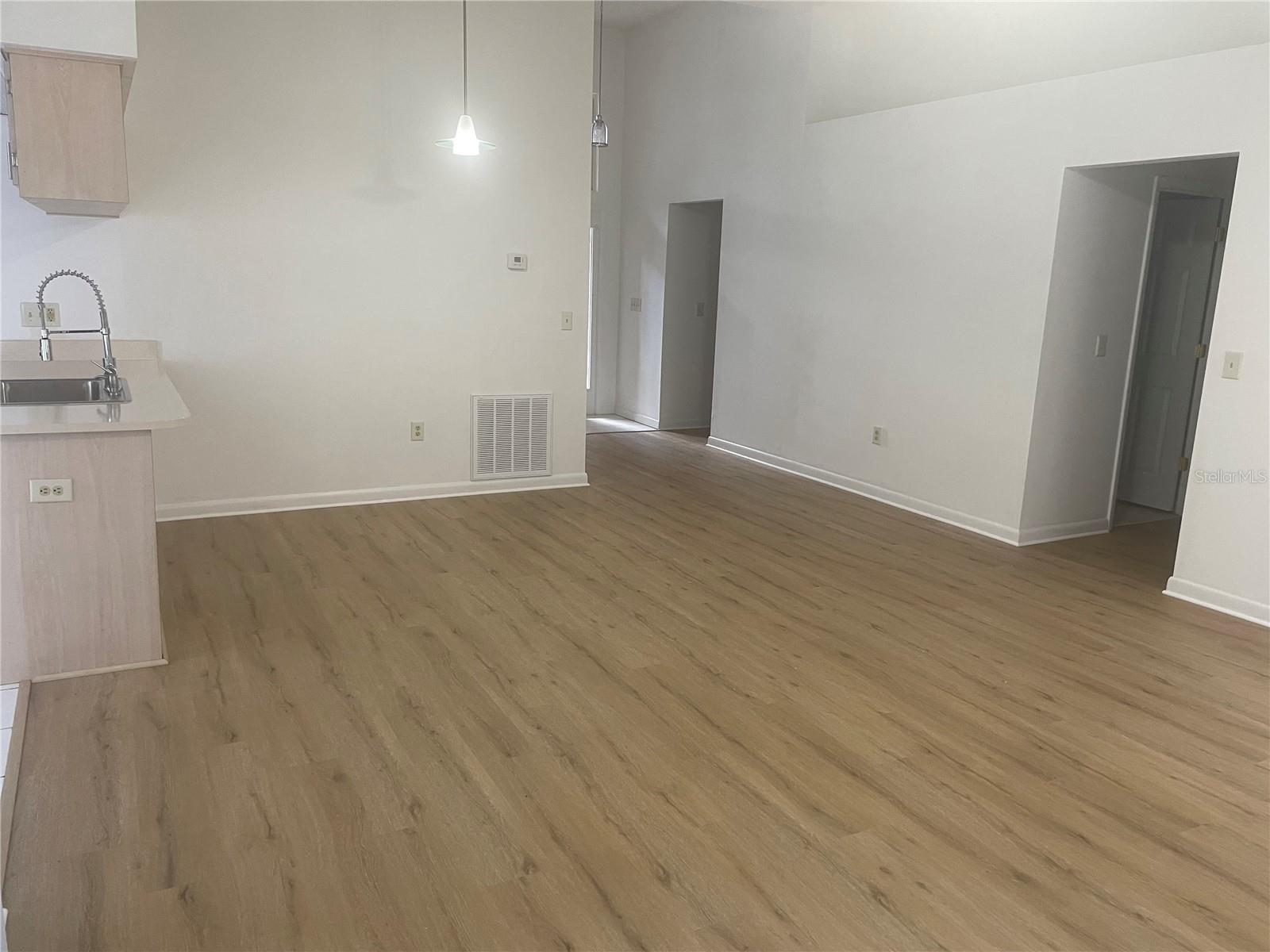 Image 5 of 25 For 208 Lucerne Drive