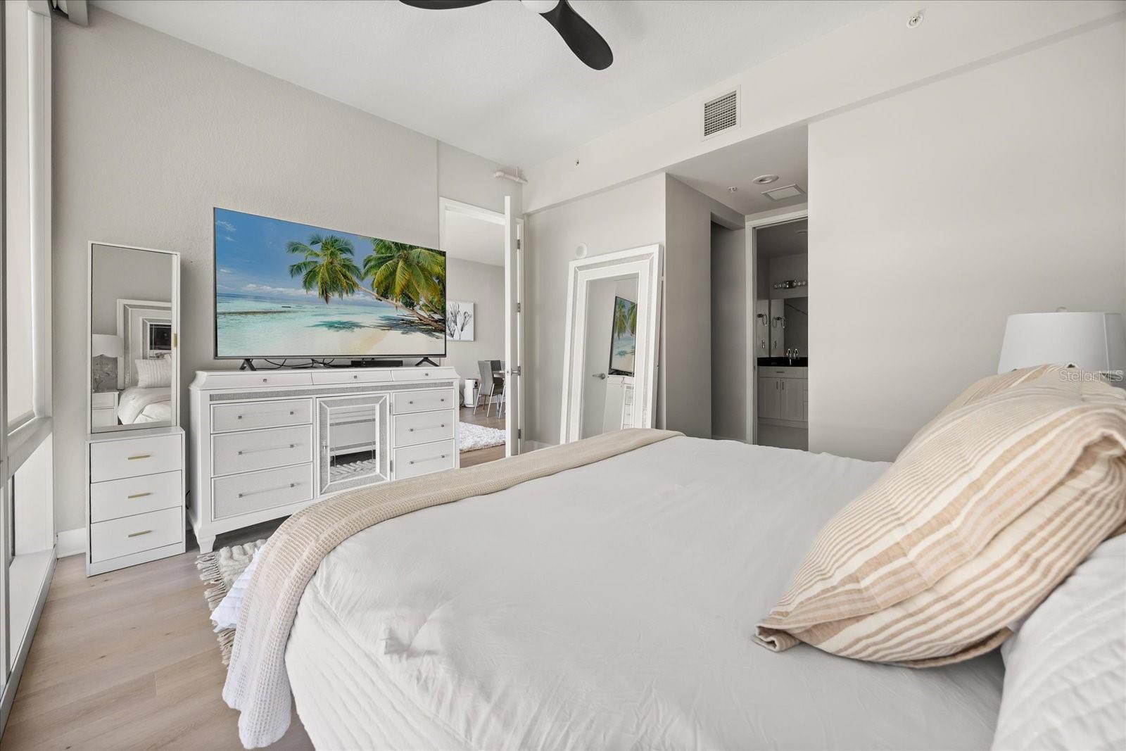 Image 16 of 38 For 150 Robinson Street 26b