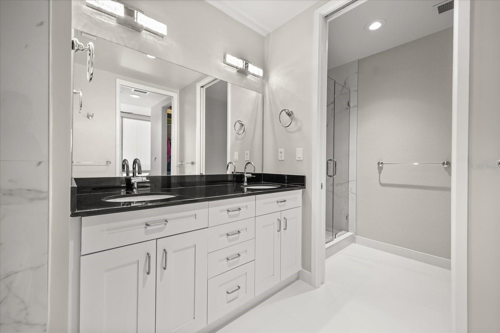 Image 19 of 38 For 150 Robinson Street 26b